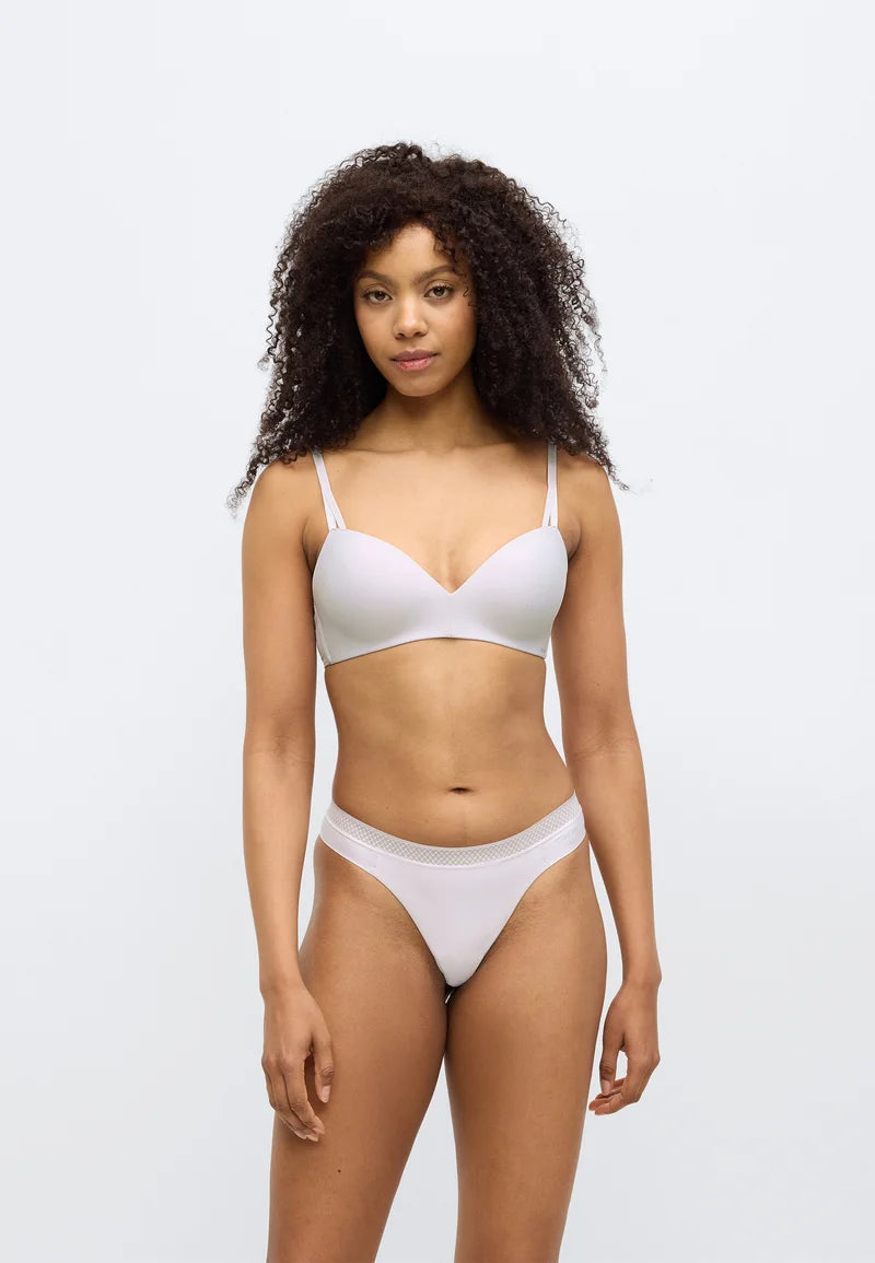 Calvin Klein Seductive Comfort Thong – Frosty Lilac