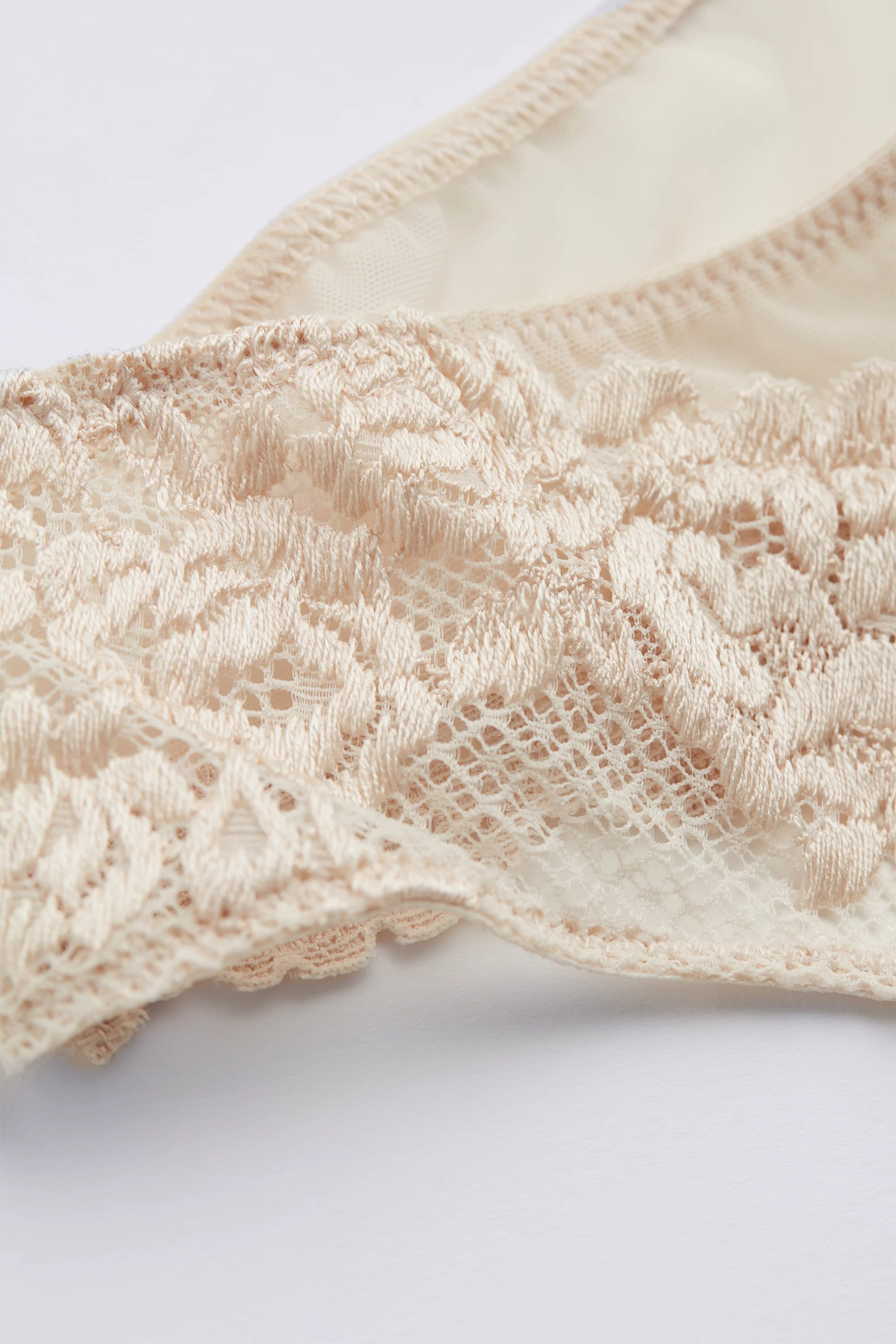 Intimissimi Perizoma Brasiliano Pretty Flowers – Crema Avorio