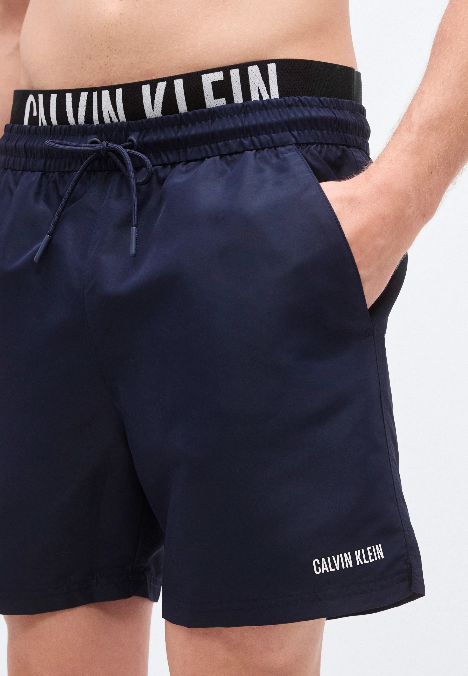 Short de bain moyen à cordon de serrage Calvin Klein - Bleu foncé