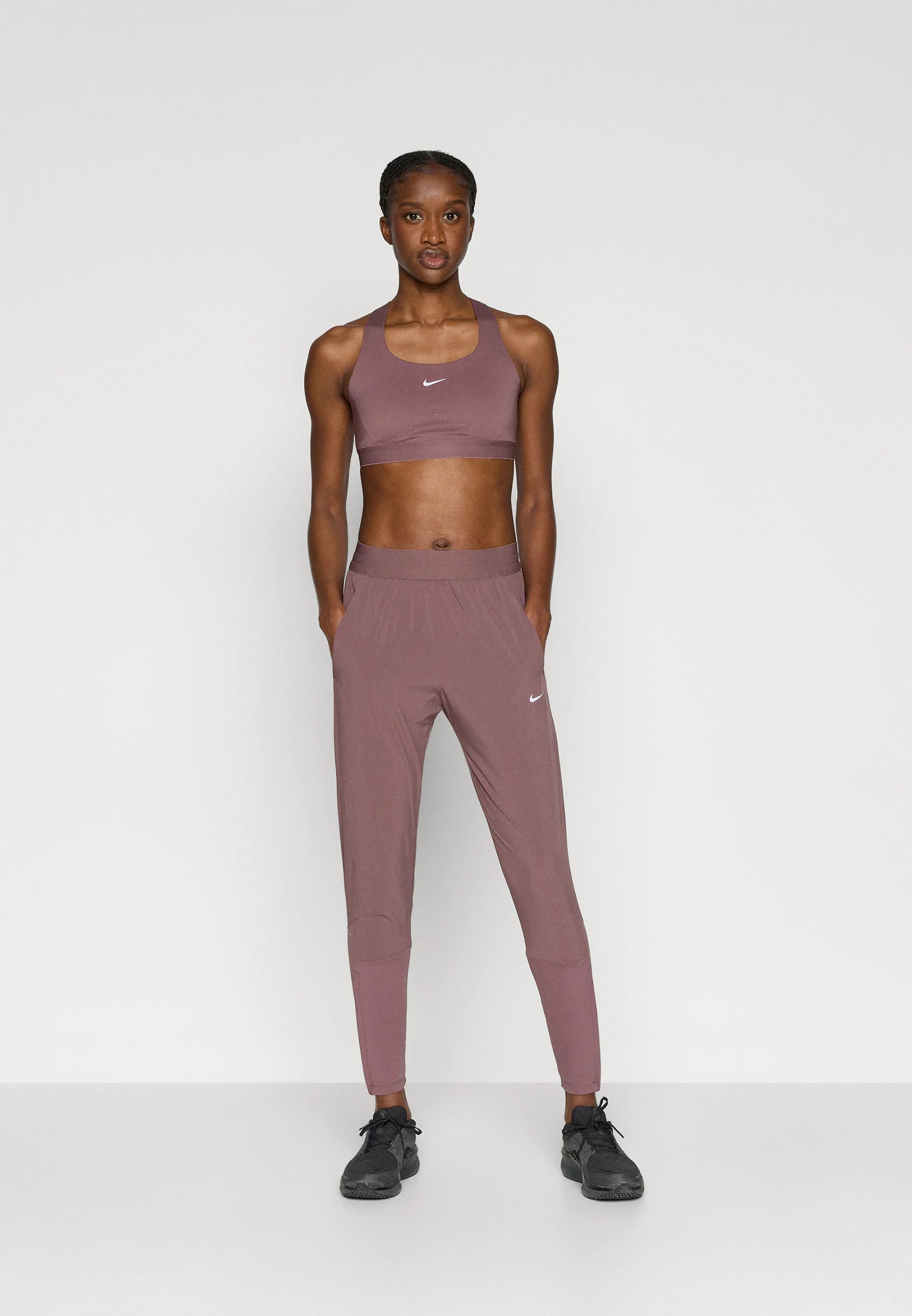 Soutien-gorge de sport Nike Swift High Support – Tatouage, Argent