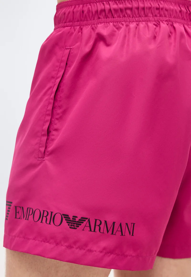 Pantaloncini da bagno boxer con logo esteso Emporio Armani EA7 Water Sport – Festival Fucsia, Nero