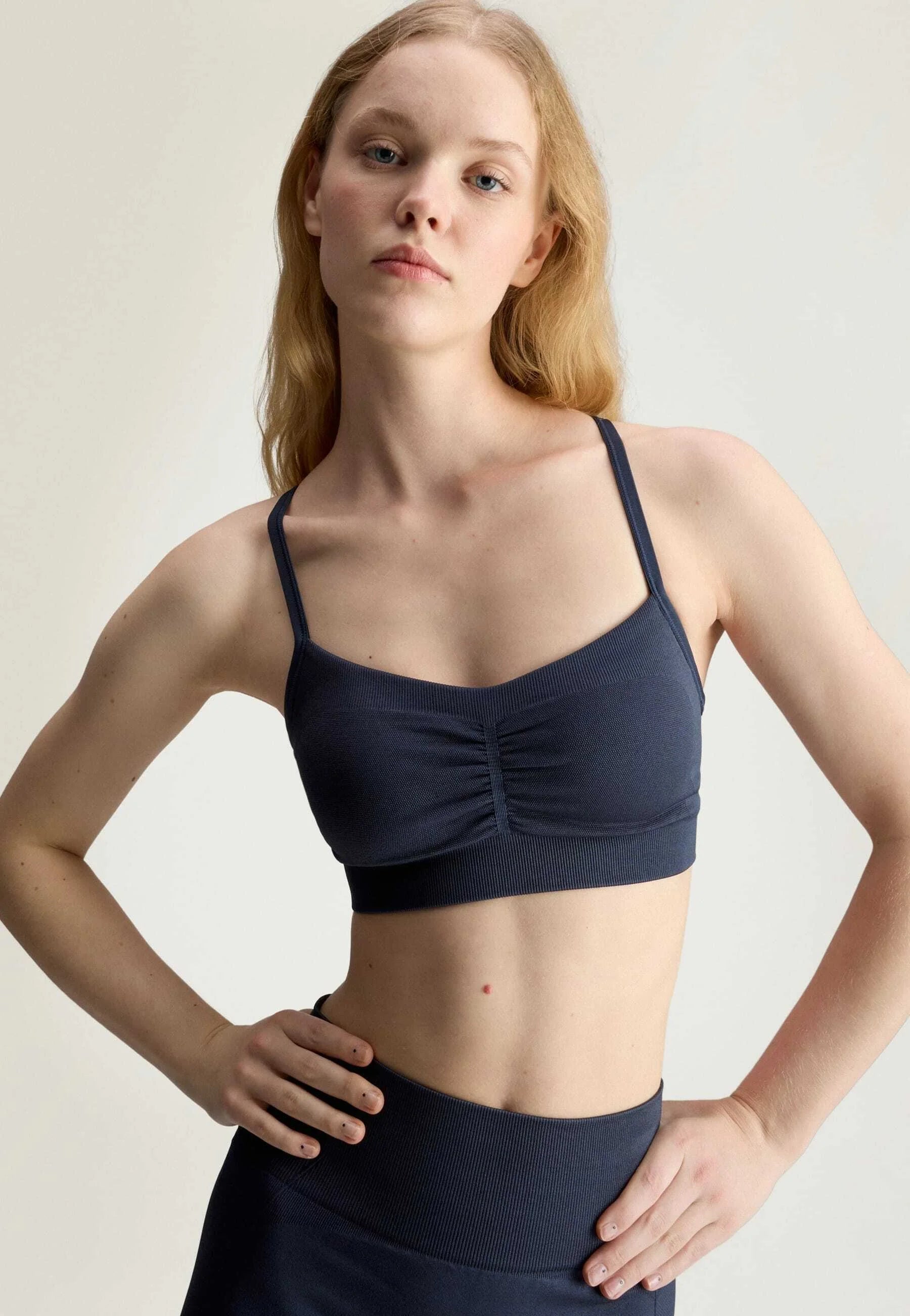 Adidas by Stella McCartney Seamless Yoga Light Support Sports Bra – Legend Ink