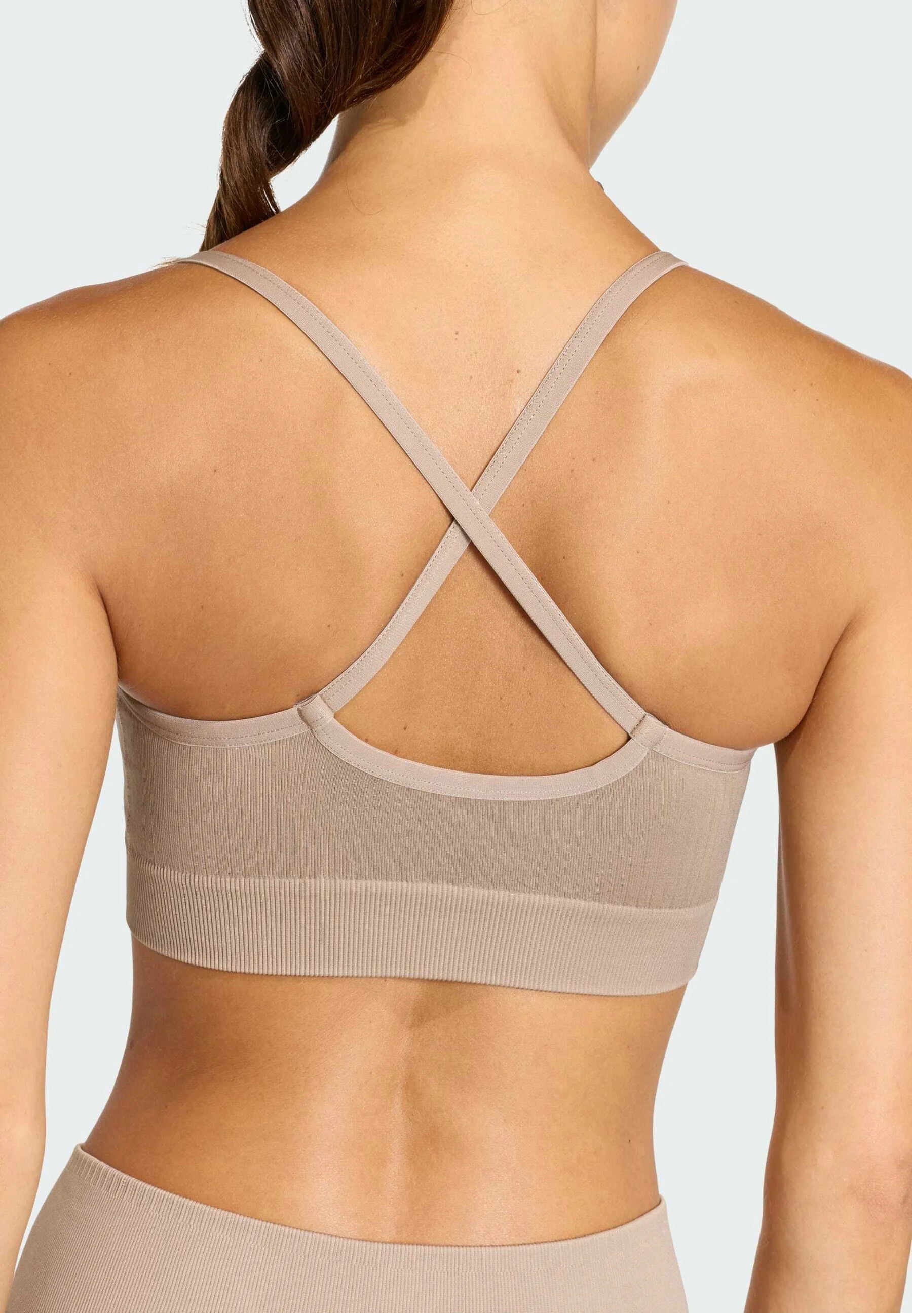 Biustonosz sportowy adidas Performance Workout Essentials Knit Padded Light Support – kredowy brąz