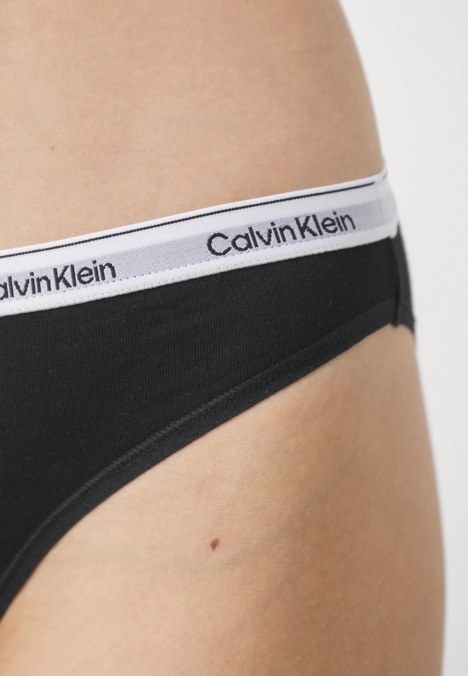 Lot de 3 slips Calvin Klein Modern Logo, noir, blanc, gris chiné