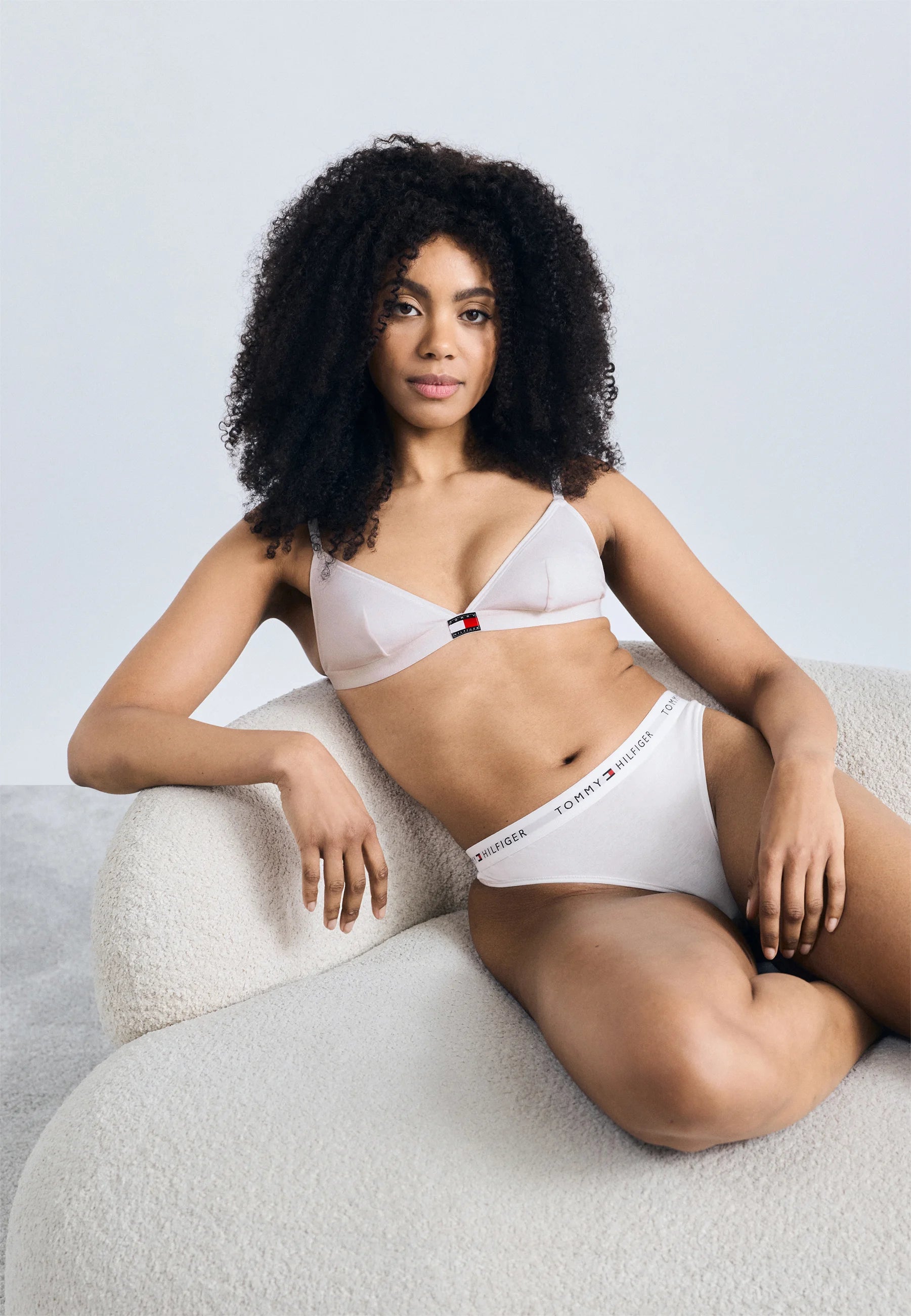 Tommy Hilfiger String 3-Pack – Desert Sky, Blanc, Rouge Primaire