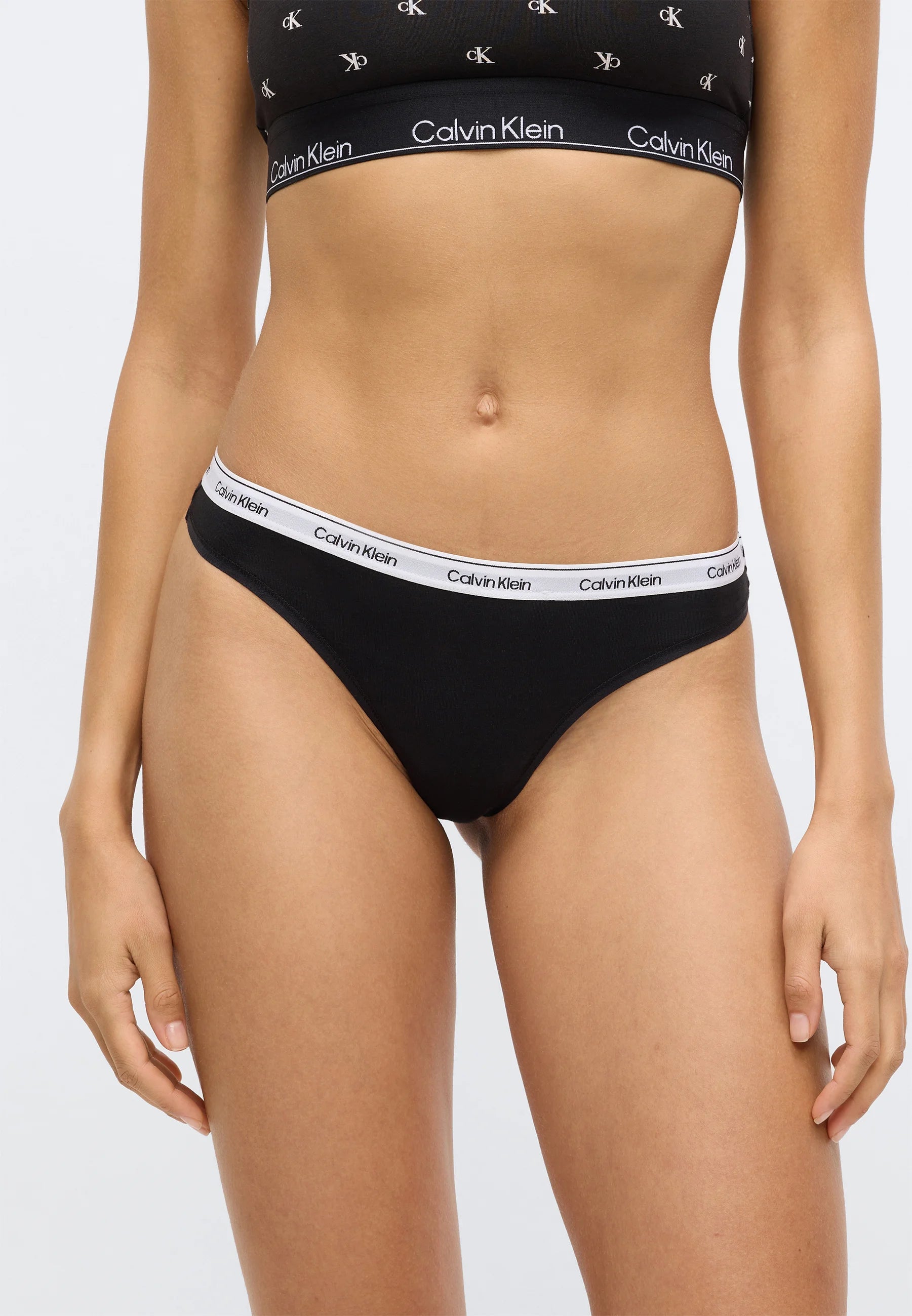 Tanga Calvin Klein Mixed Icon Logo 5-Pack – černá