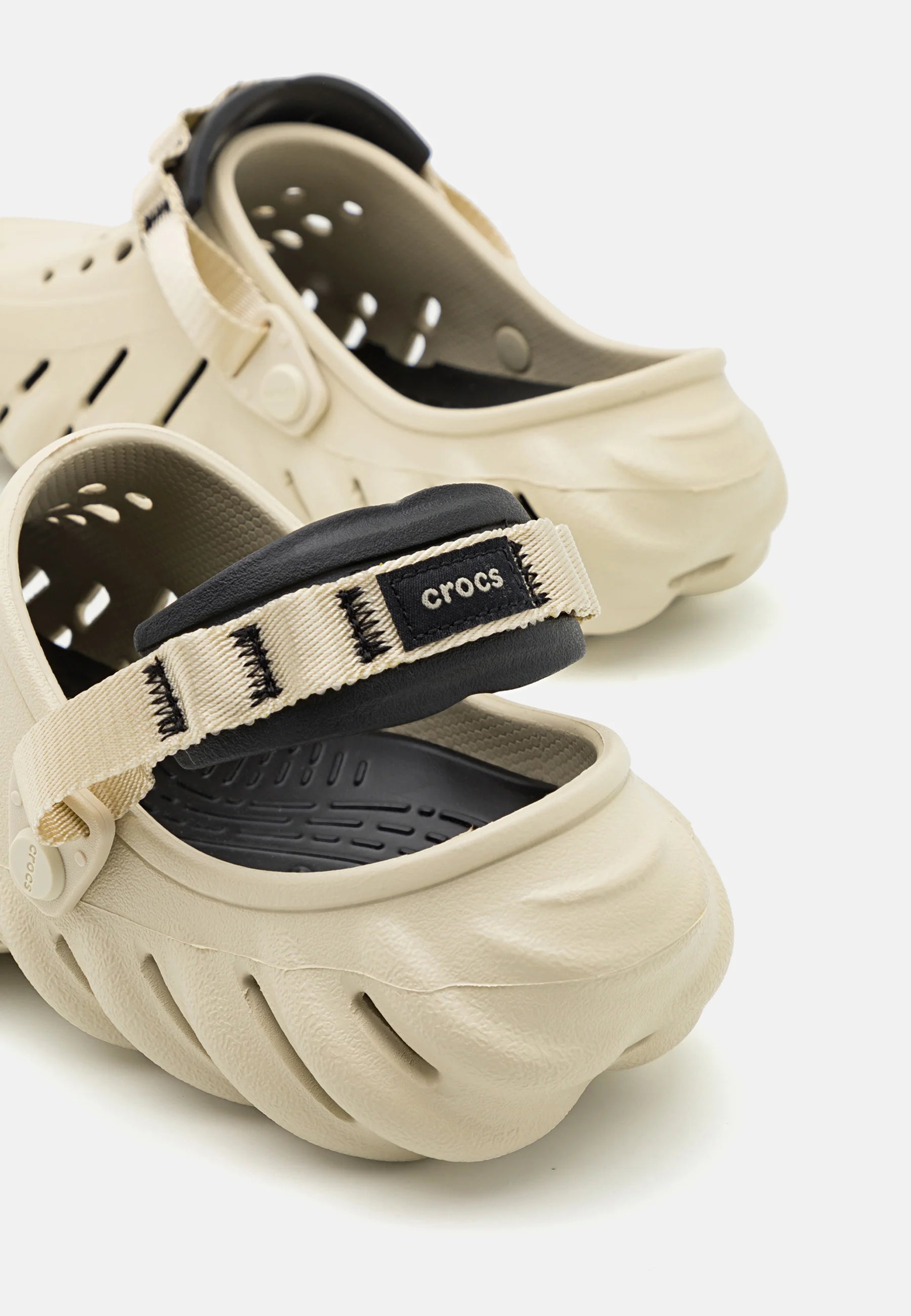 Crocs Echo Mules – kost, černá