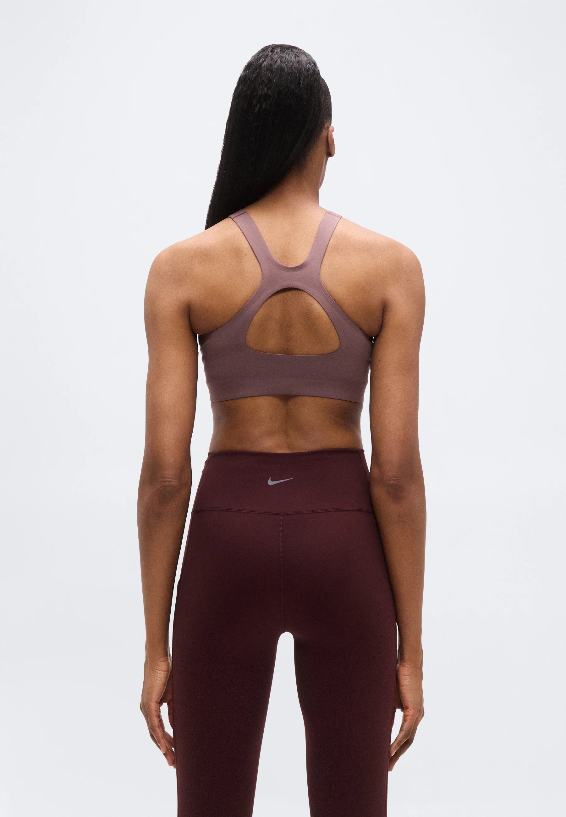 Nike Medium Support Sports Bra – Tattoo, Burgundy Crush