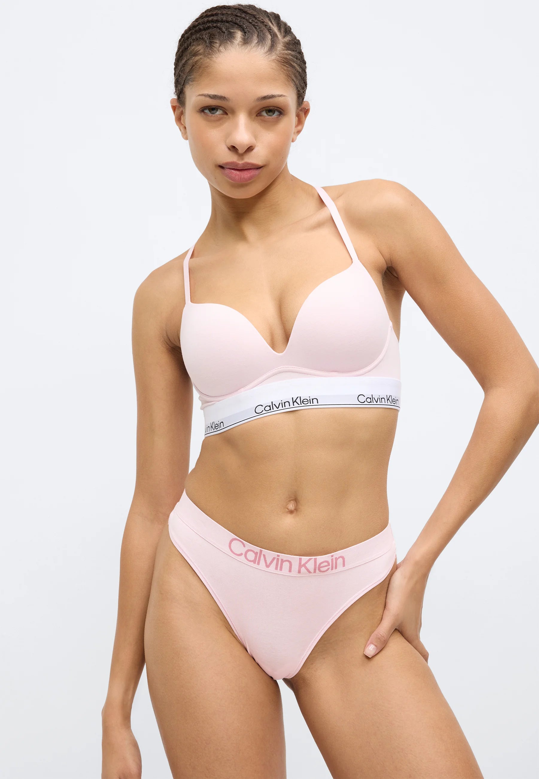 Calvin Klein Extra Soft tanga po 5 kusech – černá, růžová kolébka, sněhová vřes, bobule