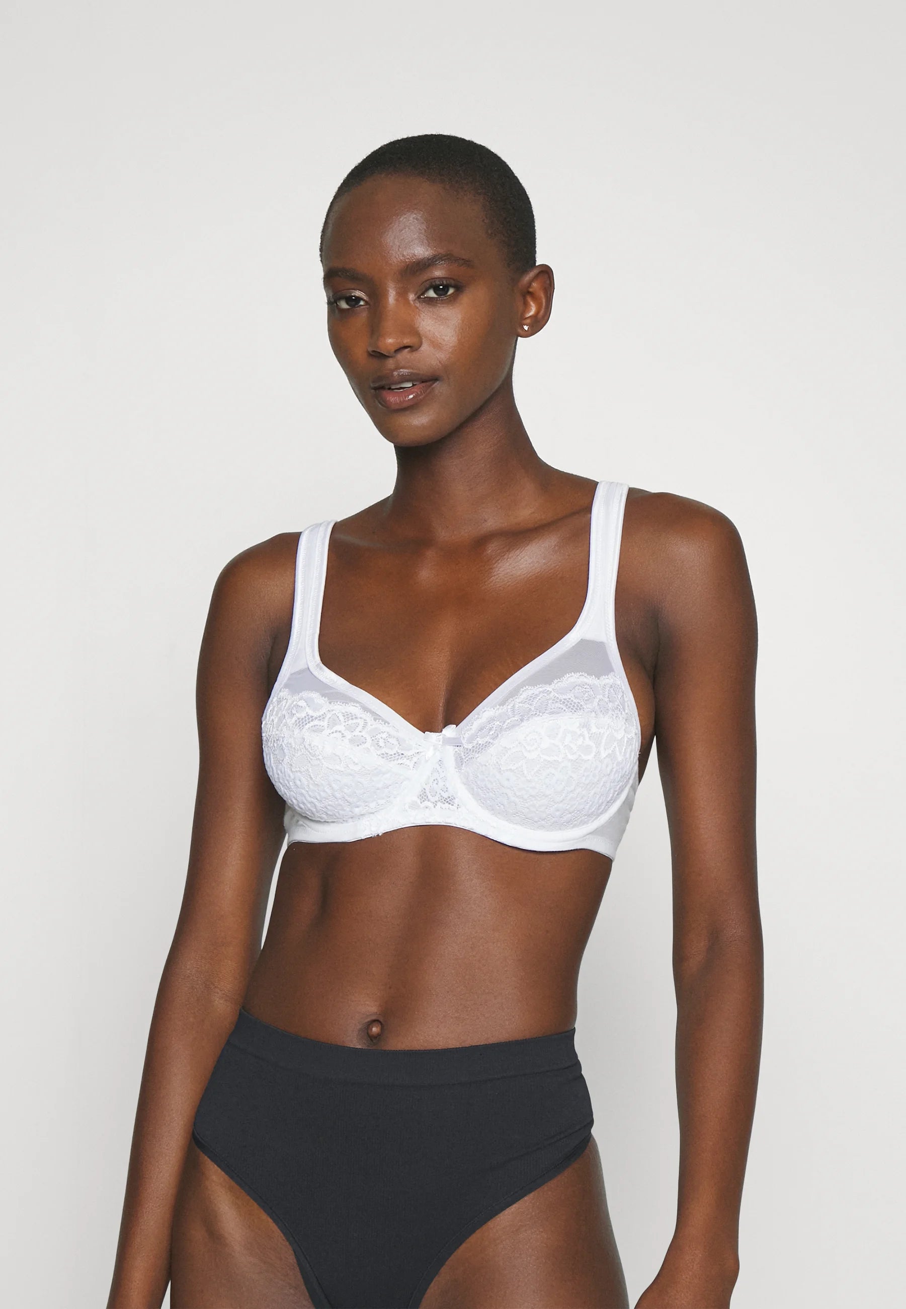 LASCANA Petite Fleur Minimizer Under Wire Bra 2 Pack – černá, bílá