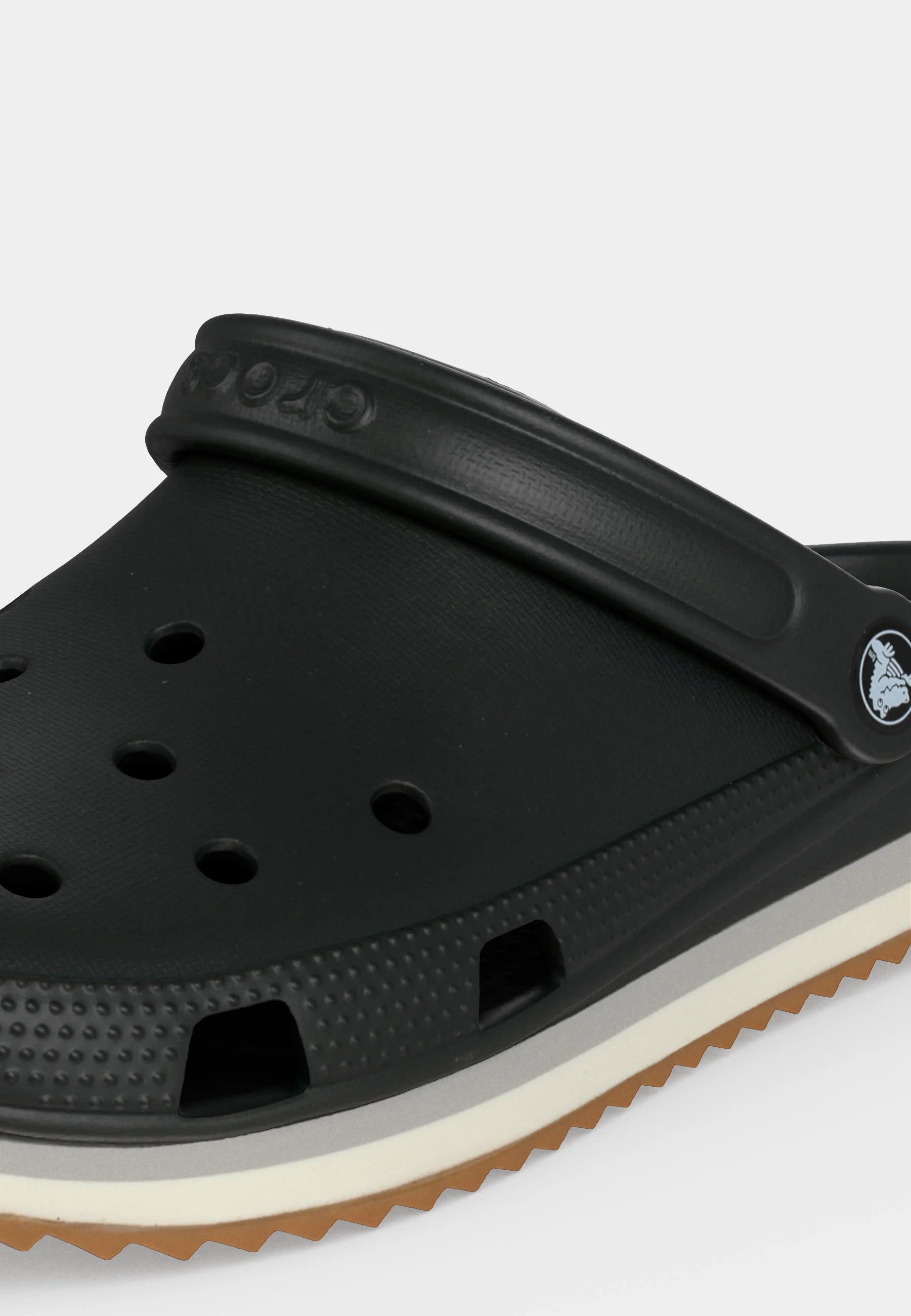 Crocs Classic Retro Runner Unisex Mules – černá