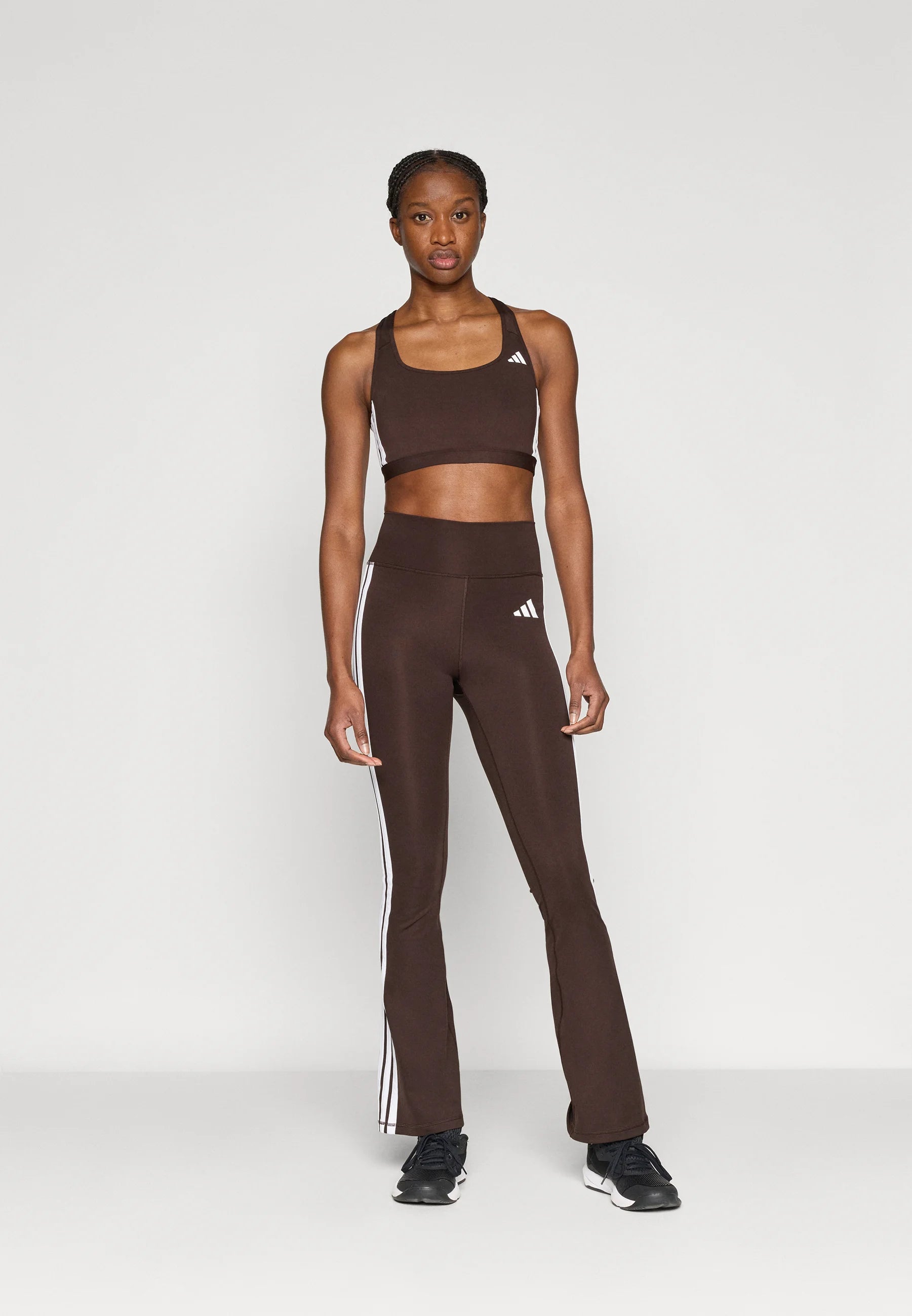 Podprsenka Adidas Performance Optime Essentials 3 Stripes Medium Support – káva Aurora, bílá
