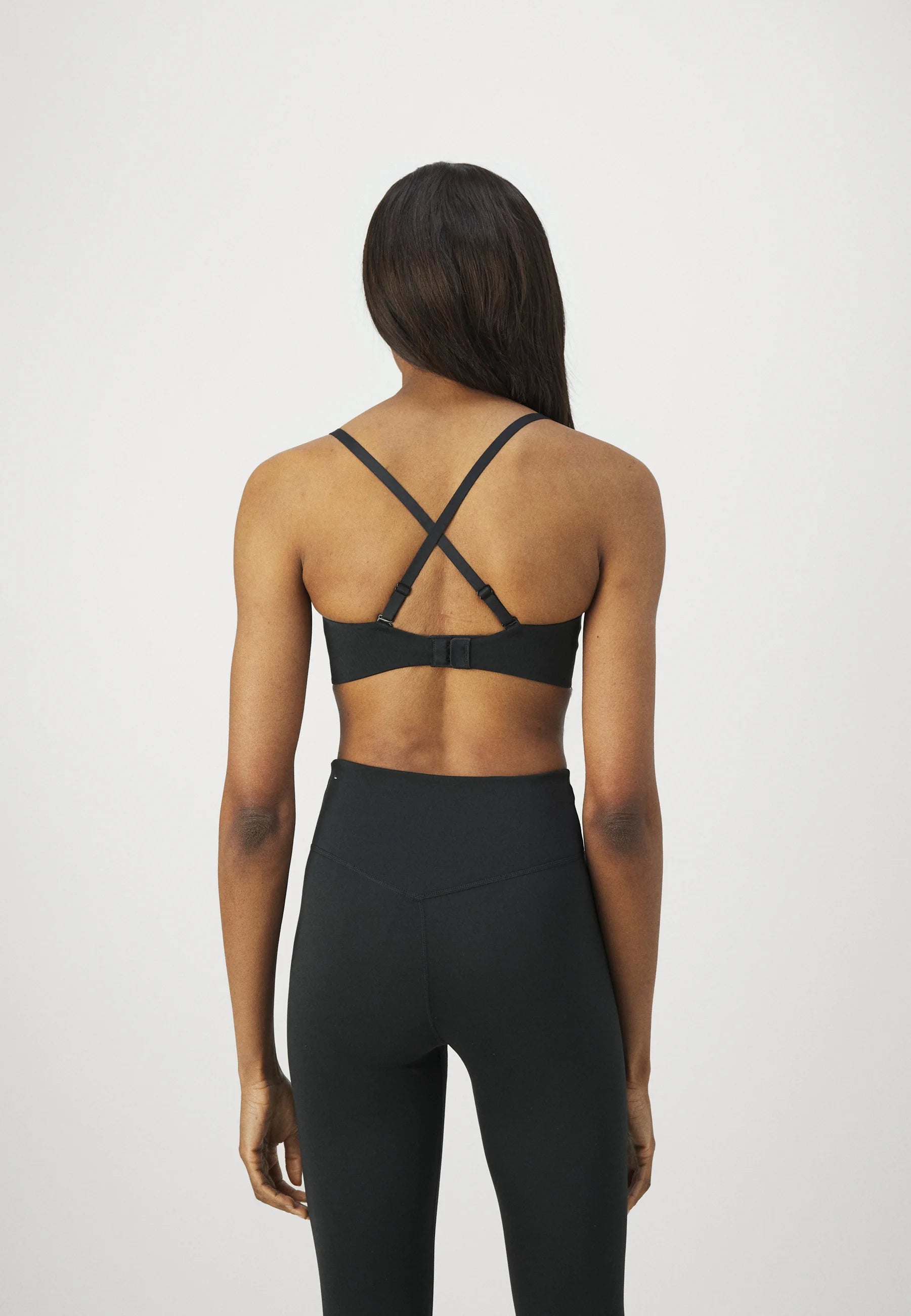 Nike Performance Alate Minimalist Light Support Bra – Black, Cool Grey