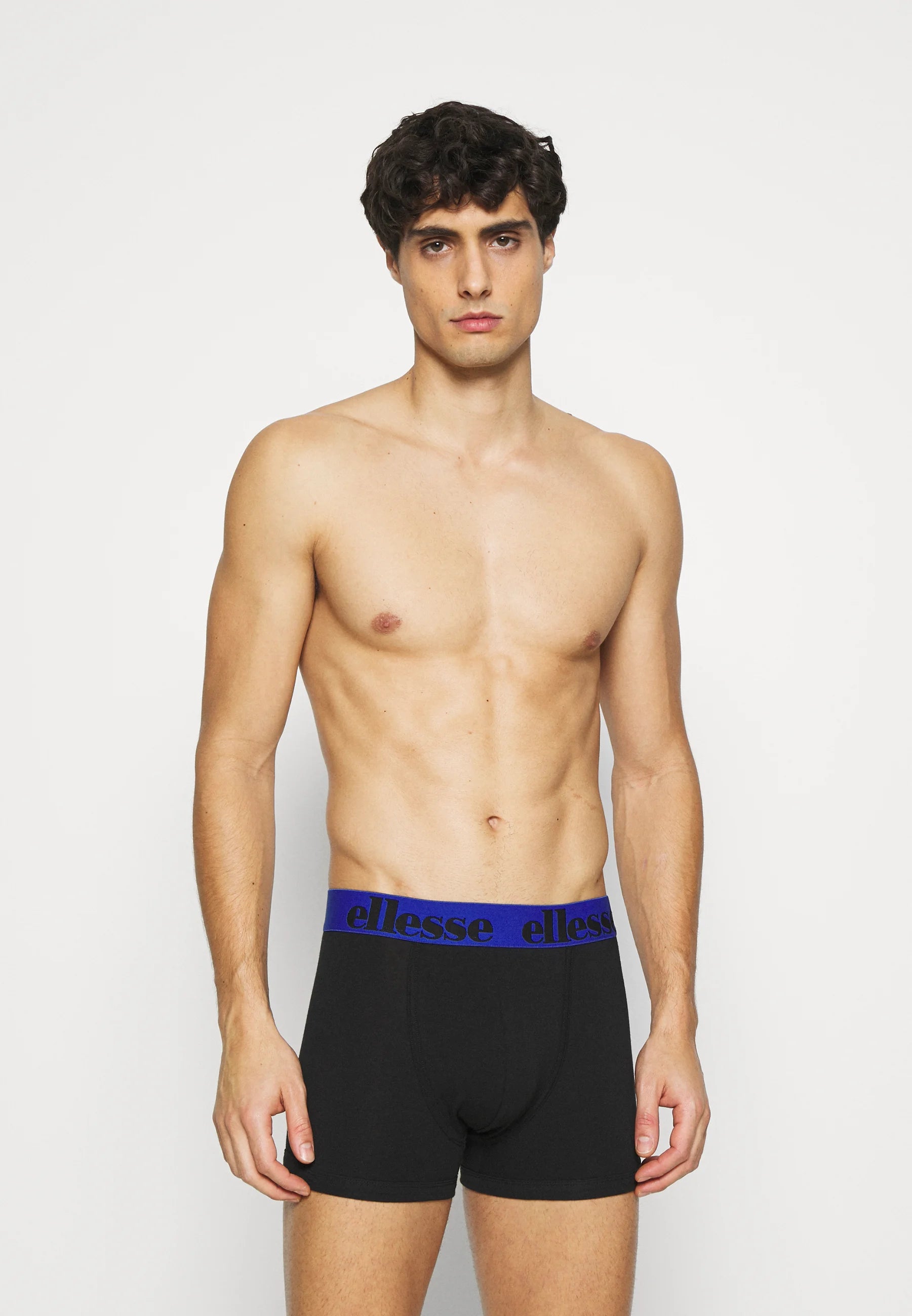 5 par spodenek Ellesse Nurra Style – czarne