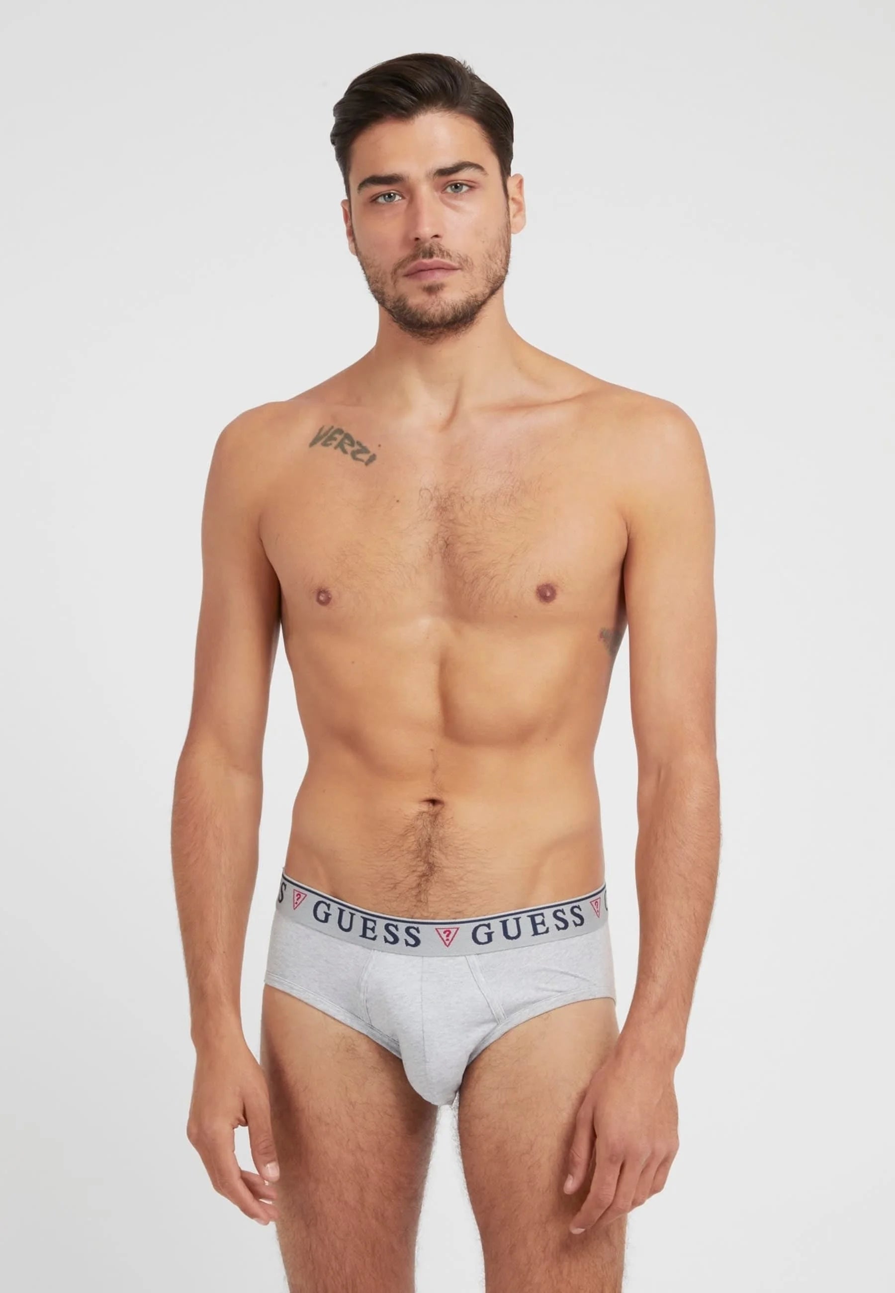 Guess Brian Hero Lot de 3 slips – Base noire multicolore