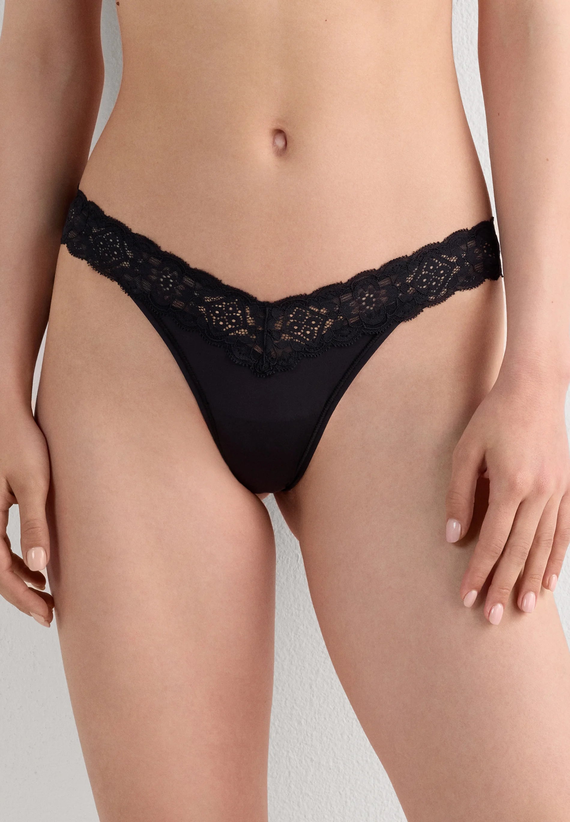 Intimissimi String Brésilien Style Années 80 – Noir