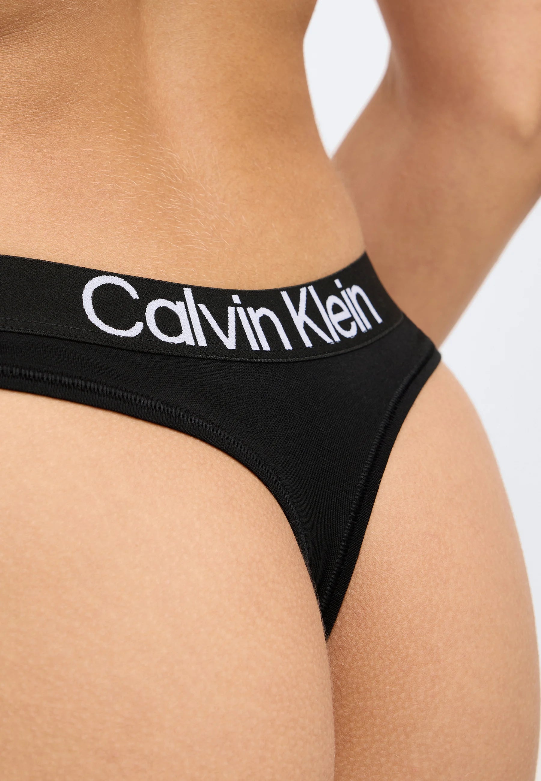 Calvin Klein Extra Soft 3-Pack Thongs – Black