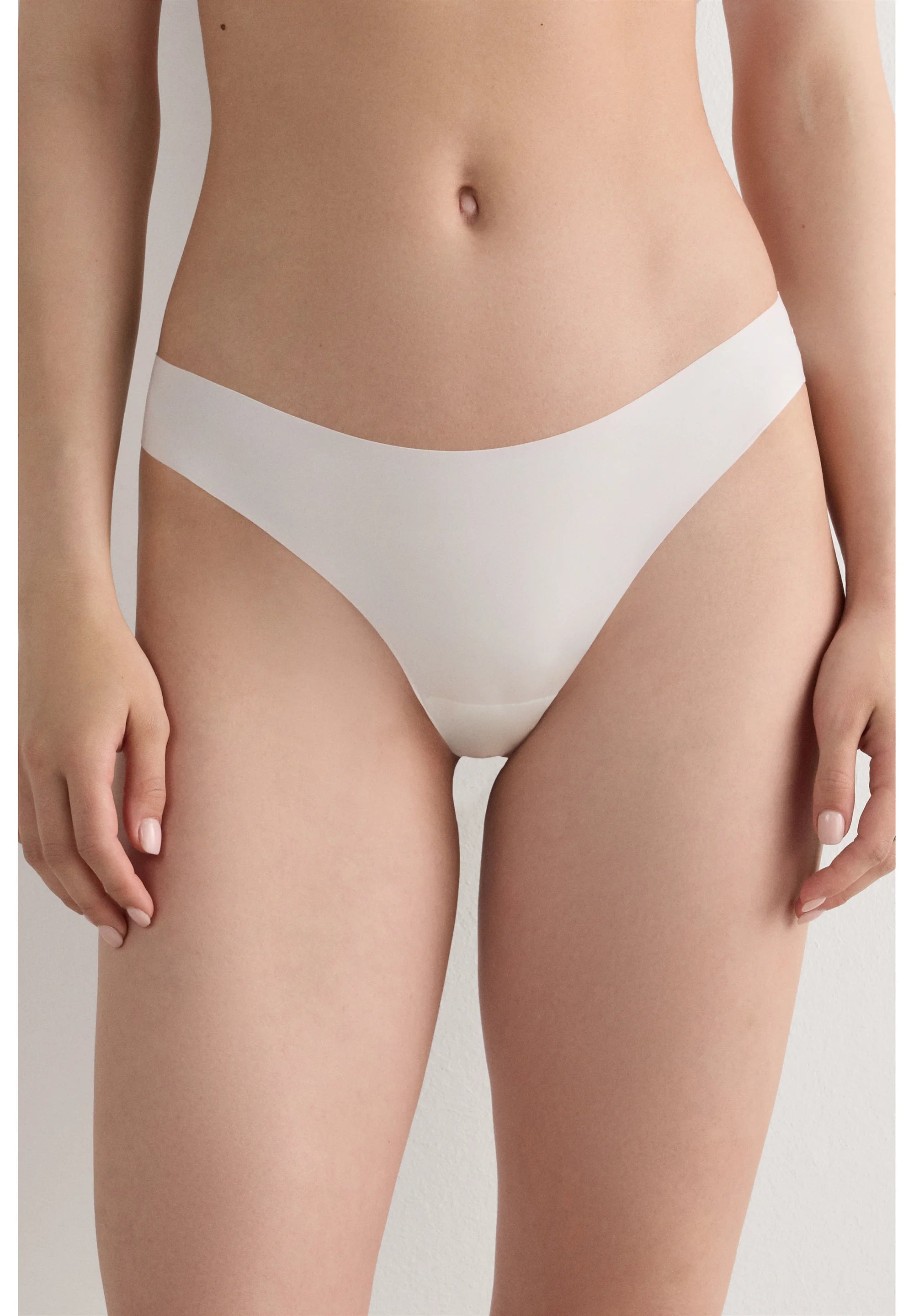Intimissimi Ultralight Brazilian Thong – Off-White