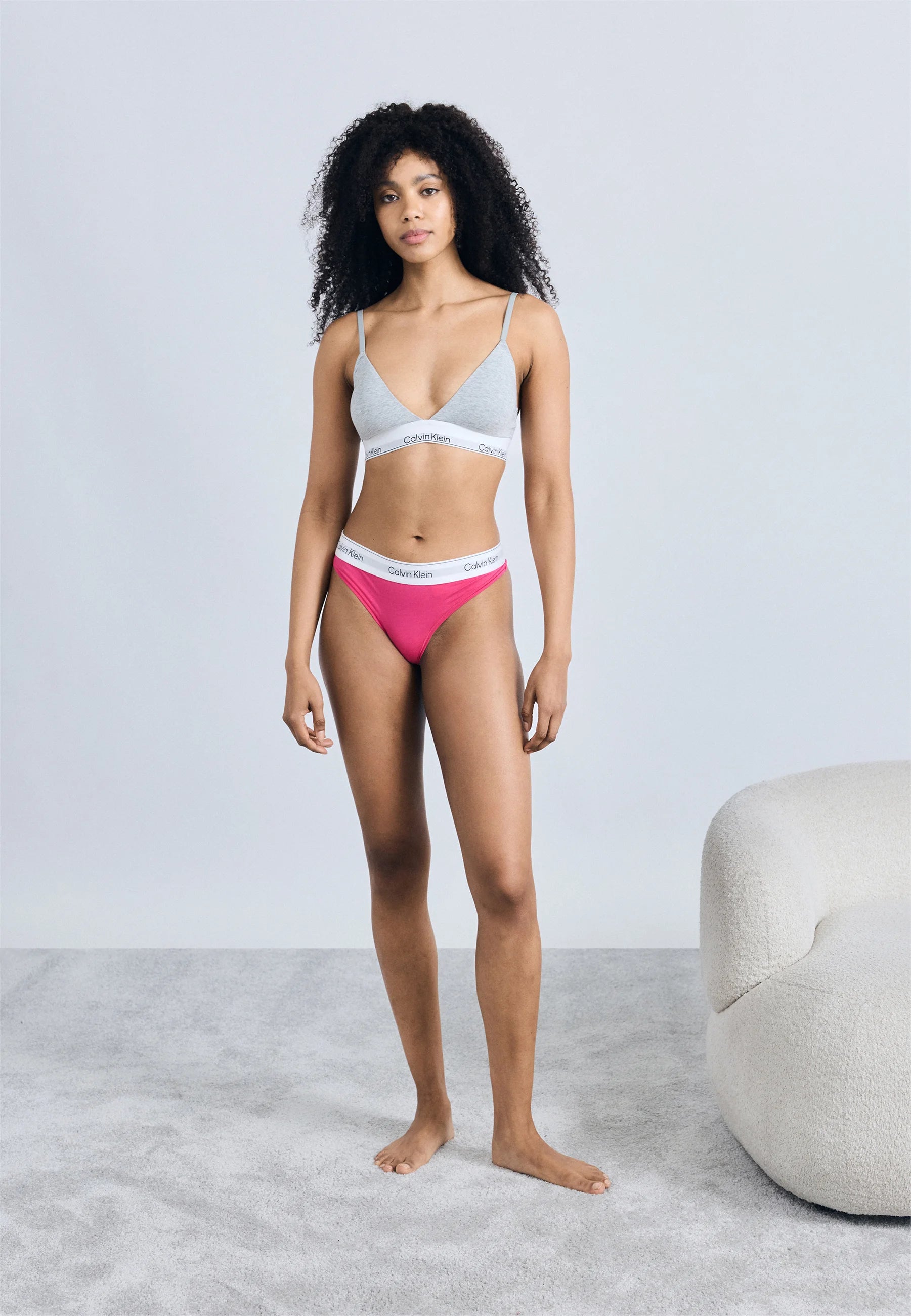 Calvin Klein Icon Thong – Vibrant Pink