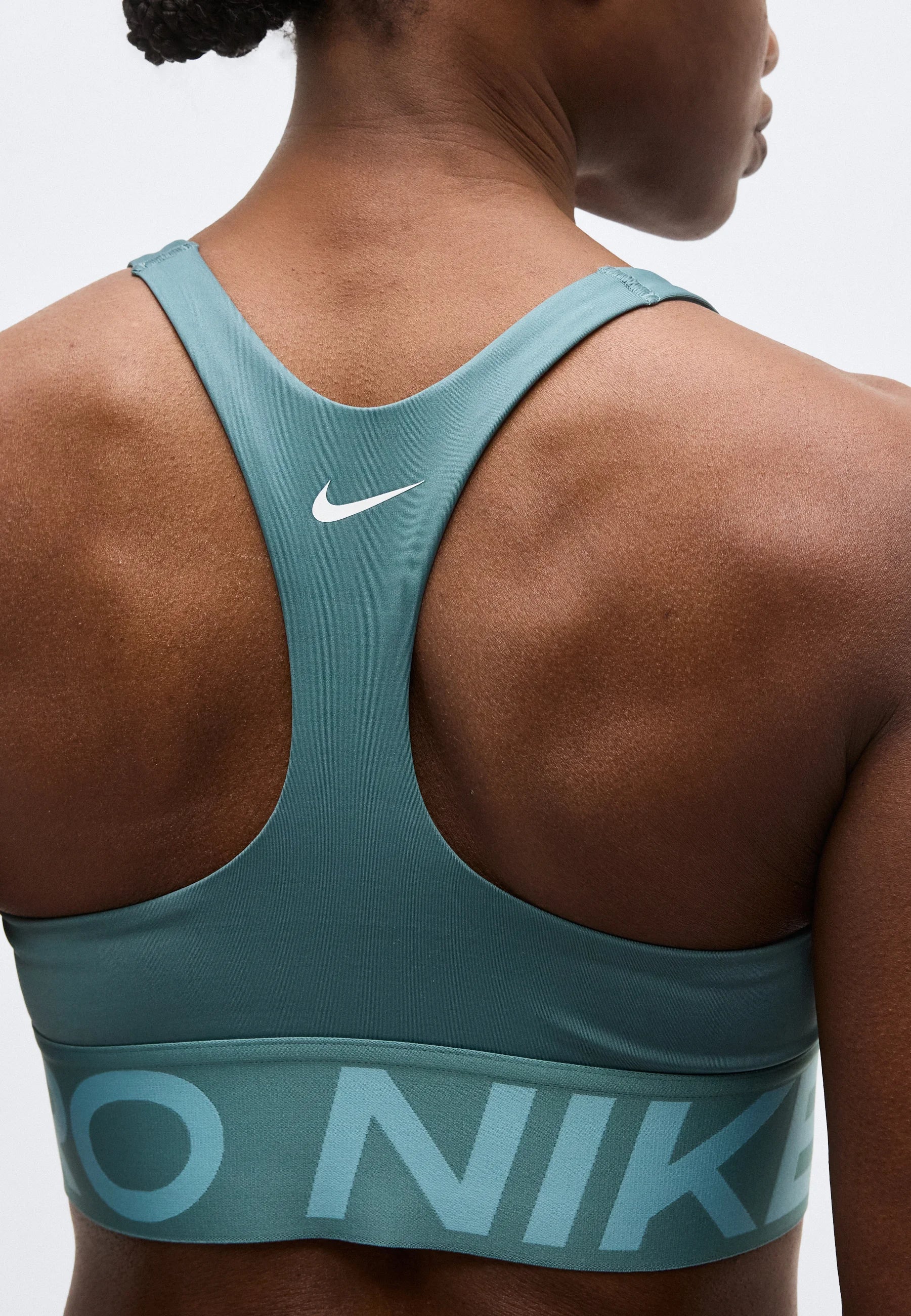 Soutien-gorge de sport Nike Sculpt Medium Support – Ardoise minérale, Turquoise denim, Blanc