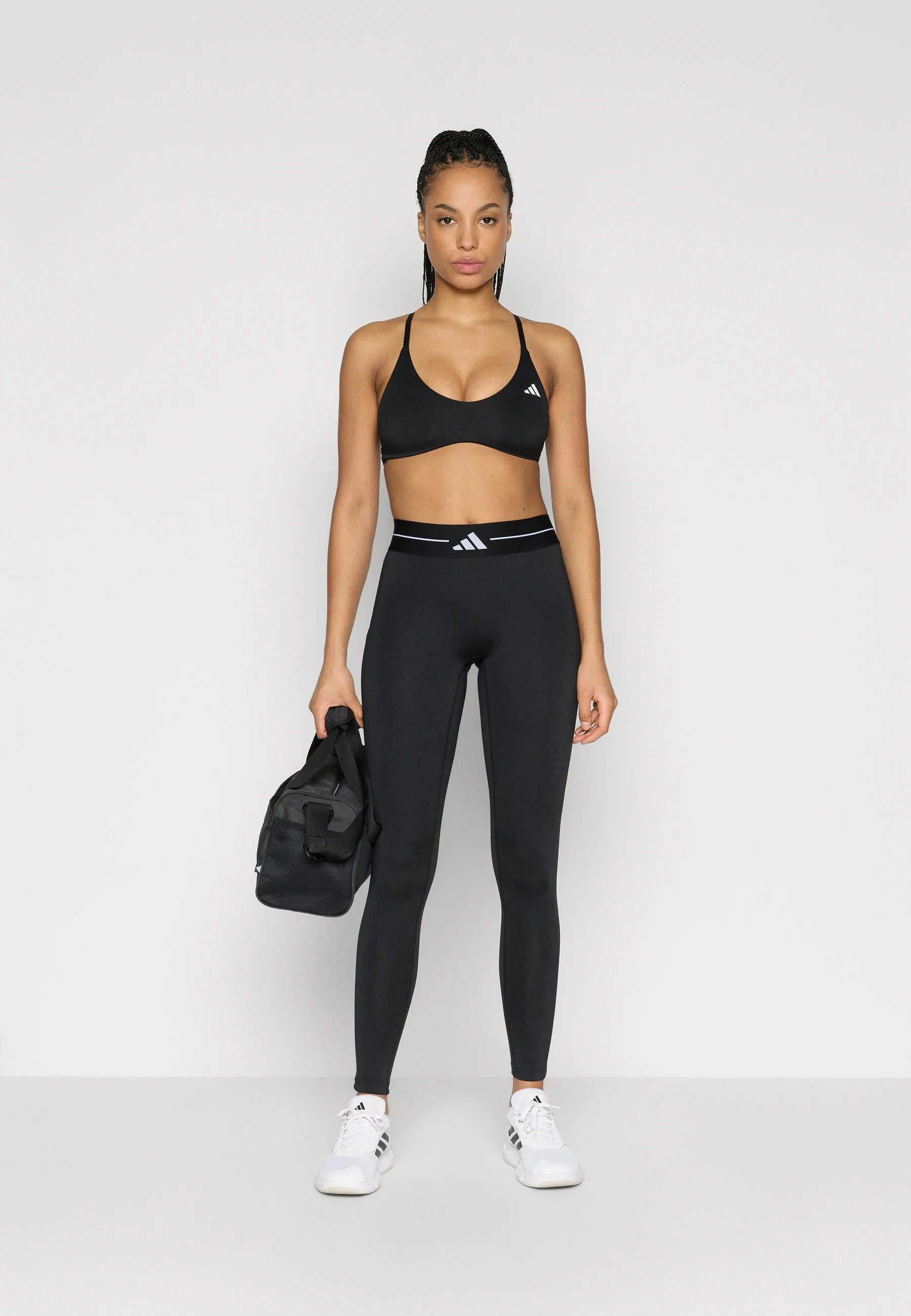 Podprsenka Adidas Performance Optime Essentials Workout Light Support – černá