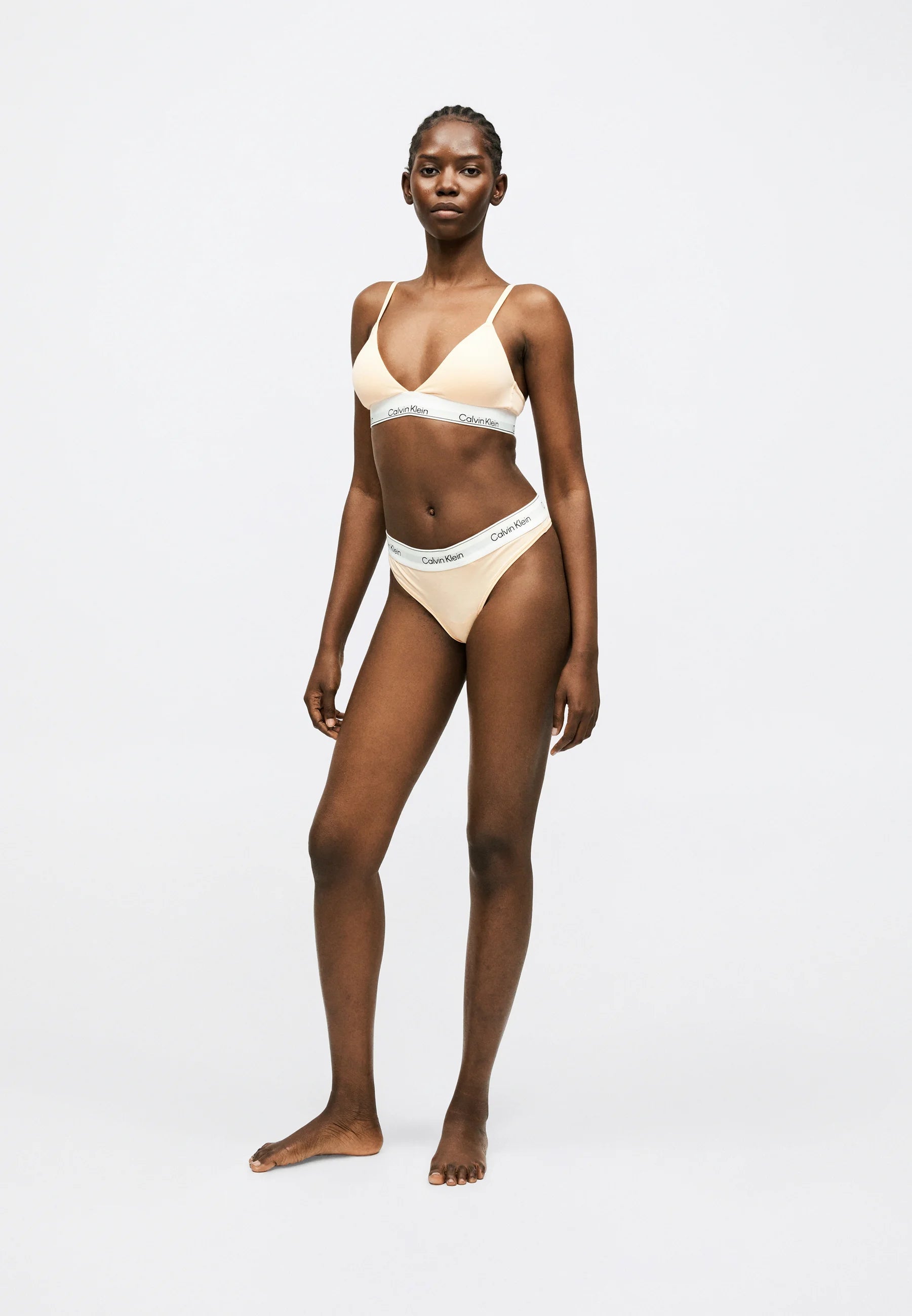 String emblématique Calvin Klein – Peach Bliss