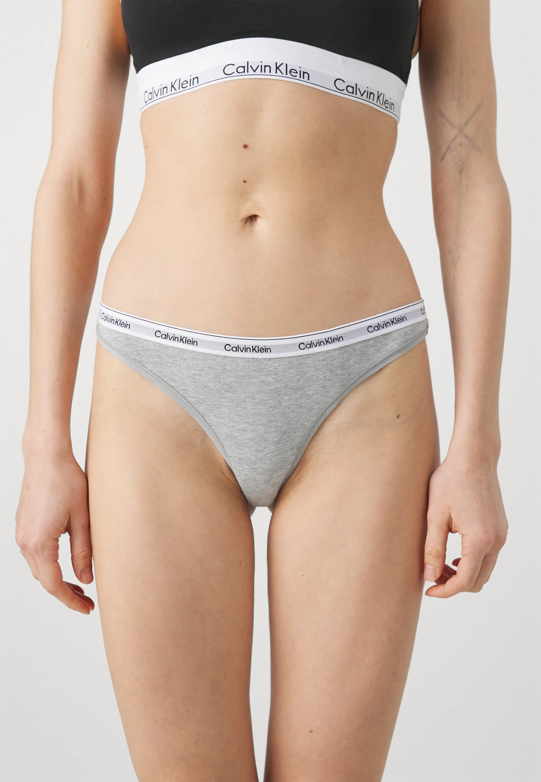 Calvin Klein Logo Icon 3-balení tanga – černá, šedá