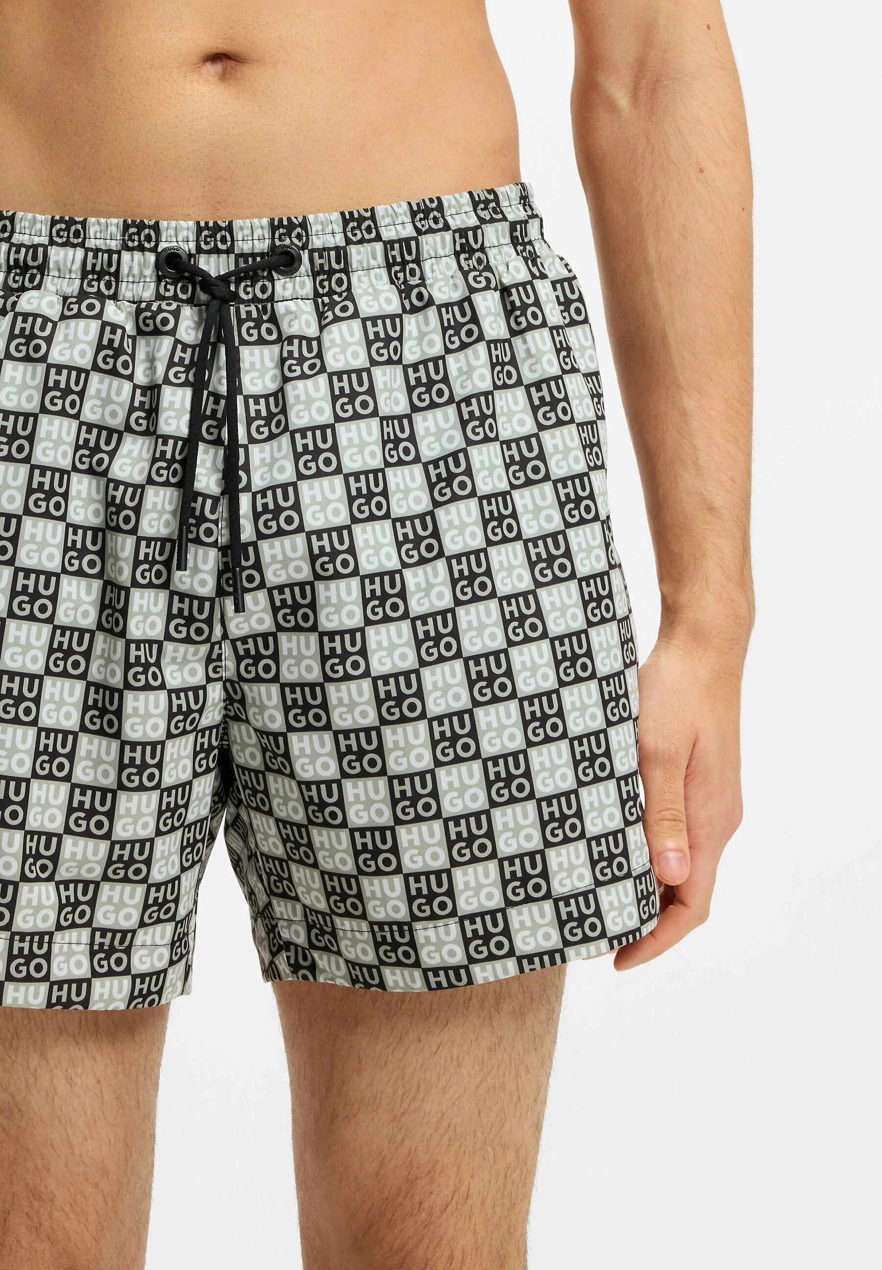 Short de bain HUGO Aaron Swim - Vert foncé Six