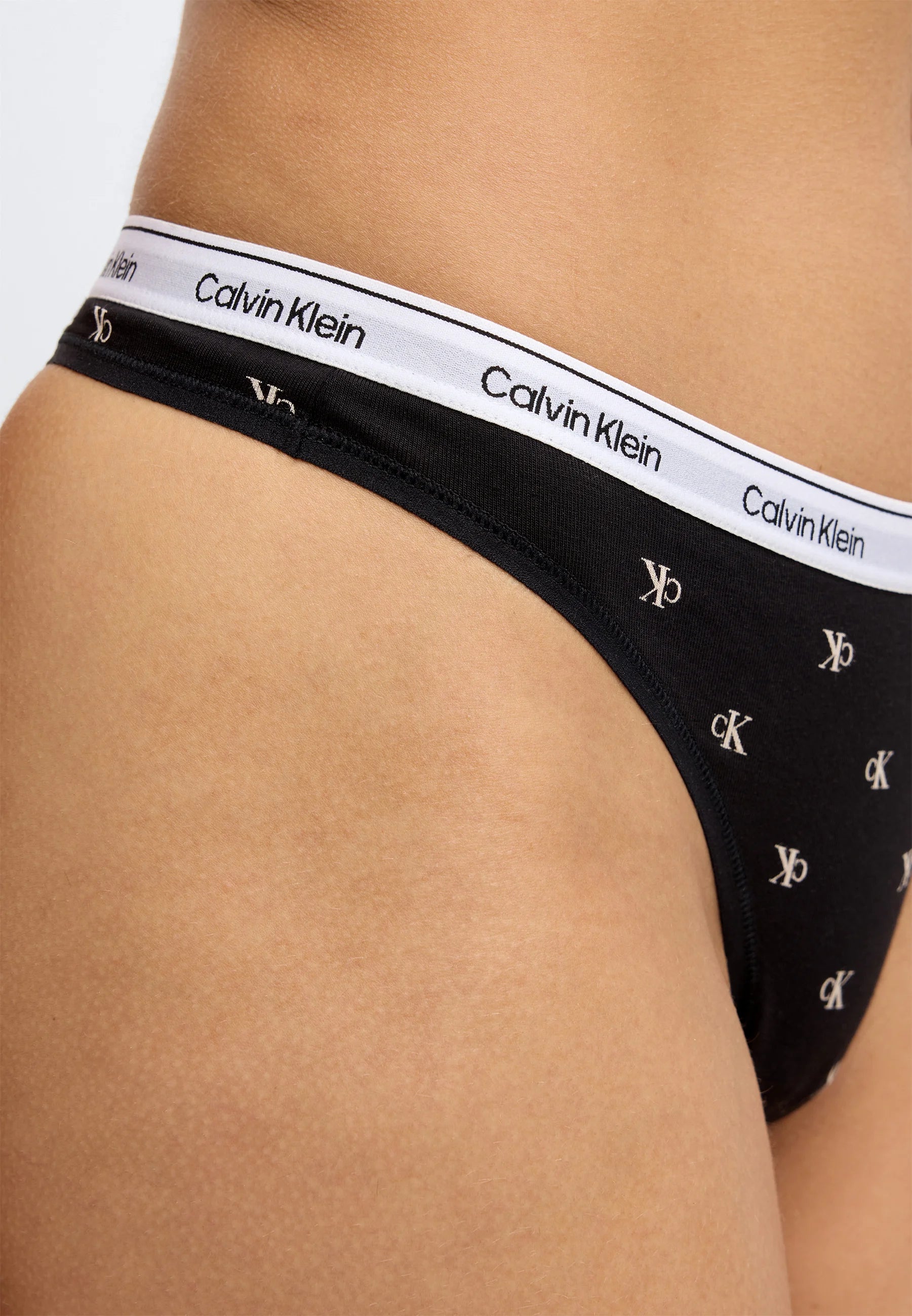 Zestaw 5 stringów Calvin Klein Icon Logo – czarny, śnieżny wrzos