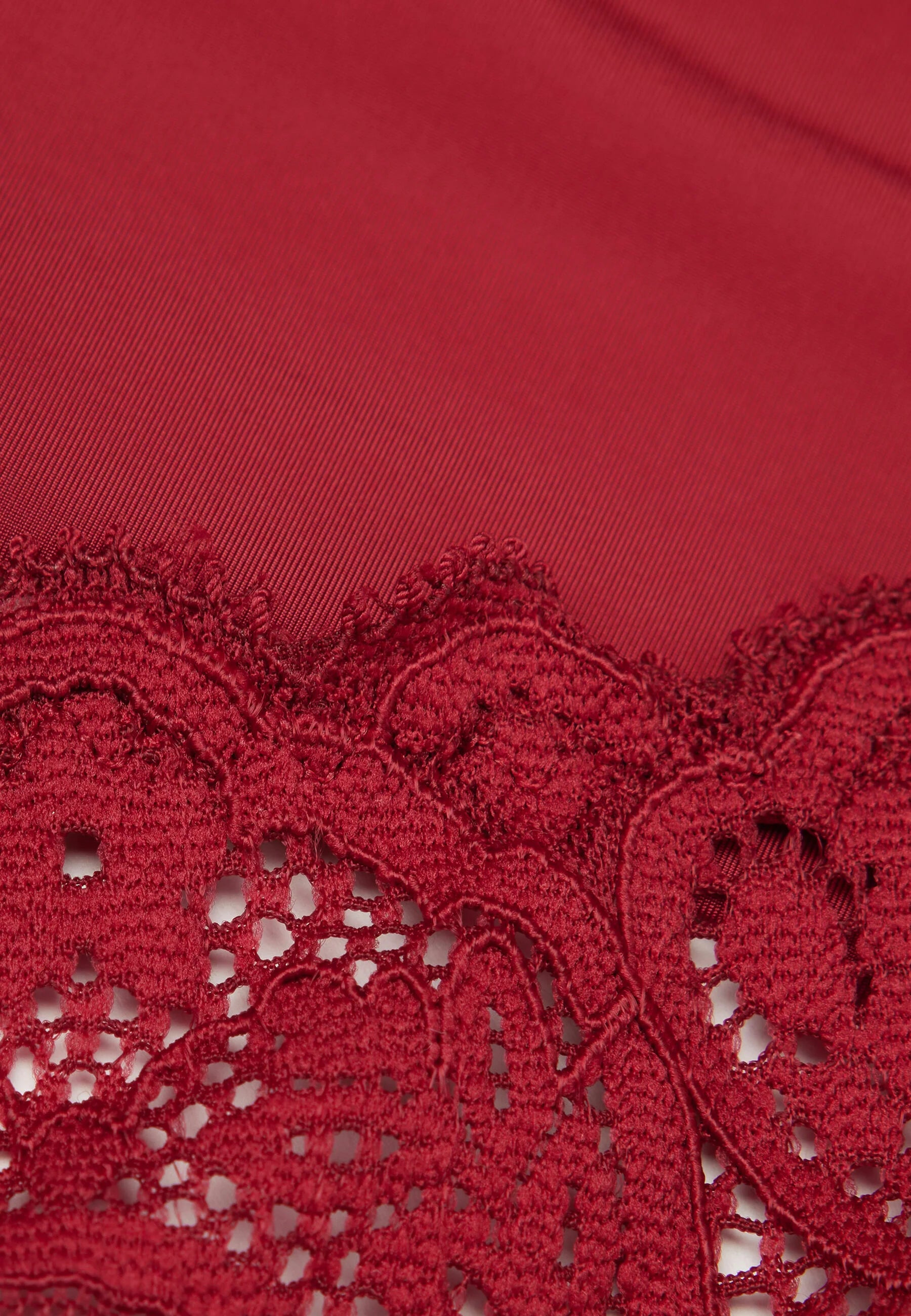 Intimissimi String Dentelle – Rouge
