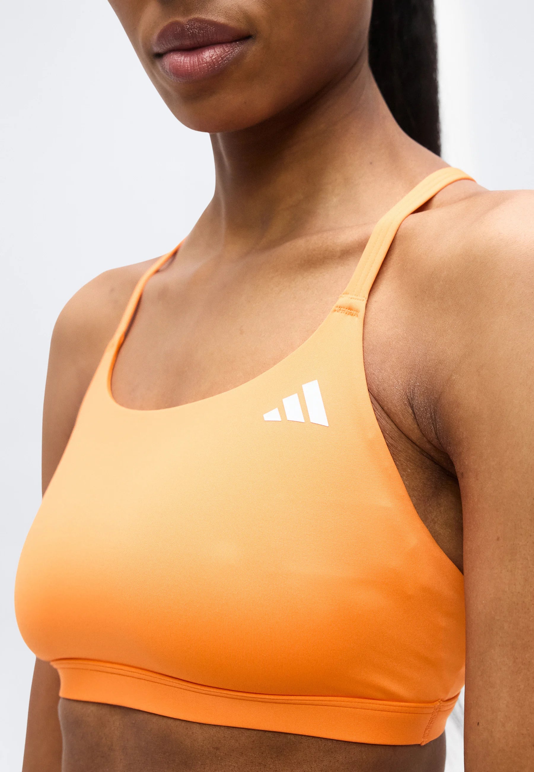 Podprsenka Adidas Performance Optime Essentials Workout Light Support – Pure Orange