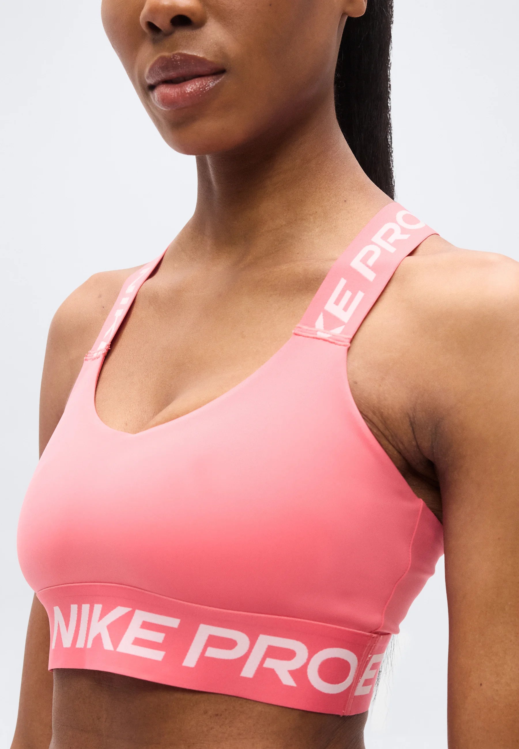 Nike Medium Support Sports Bra – Sea Coral, White