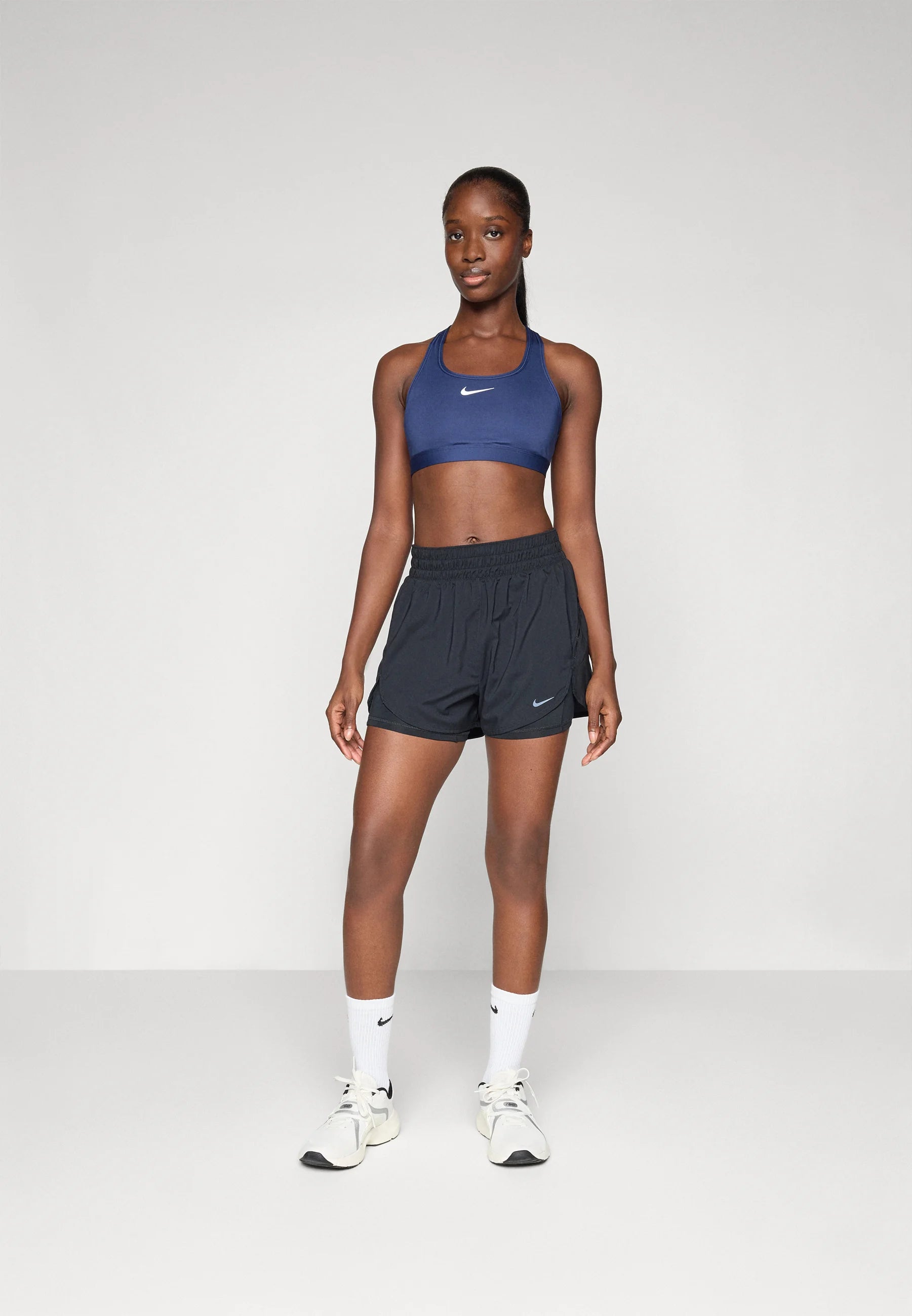 Soutien-gorge de sport Nike à maintien moyen – Bleu marine