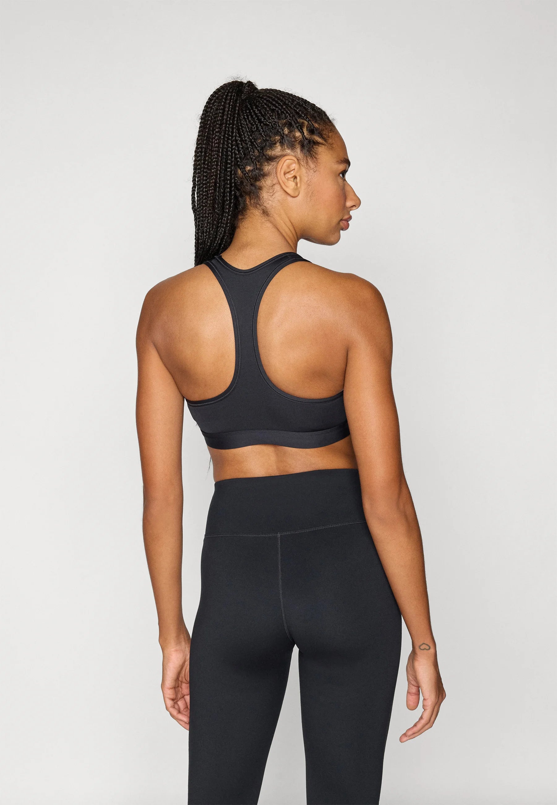Nike Unpadded Medium Support Sports Bra – Black, White