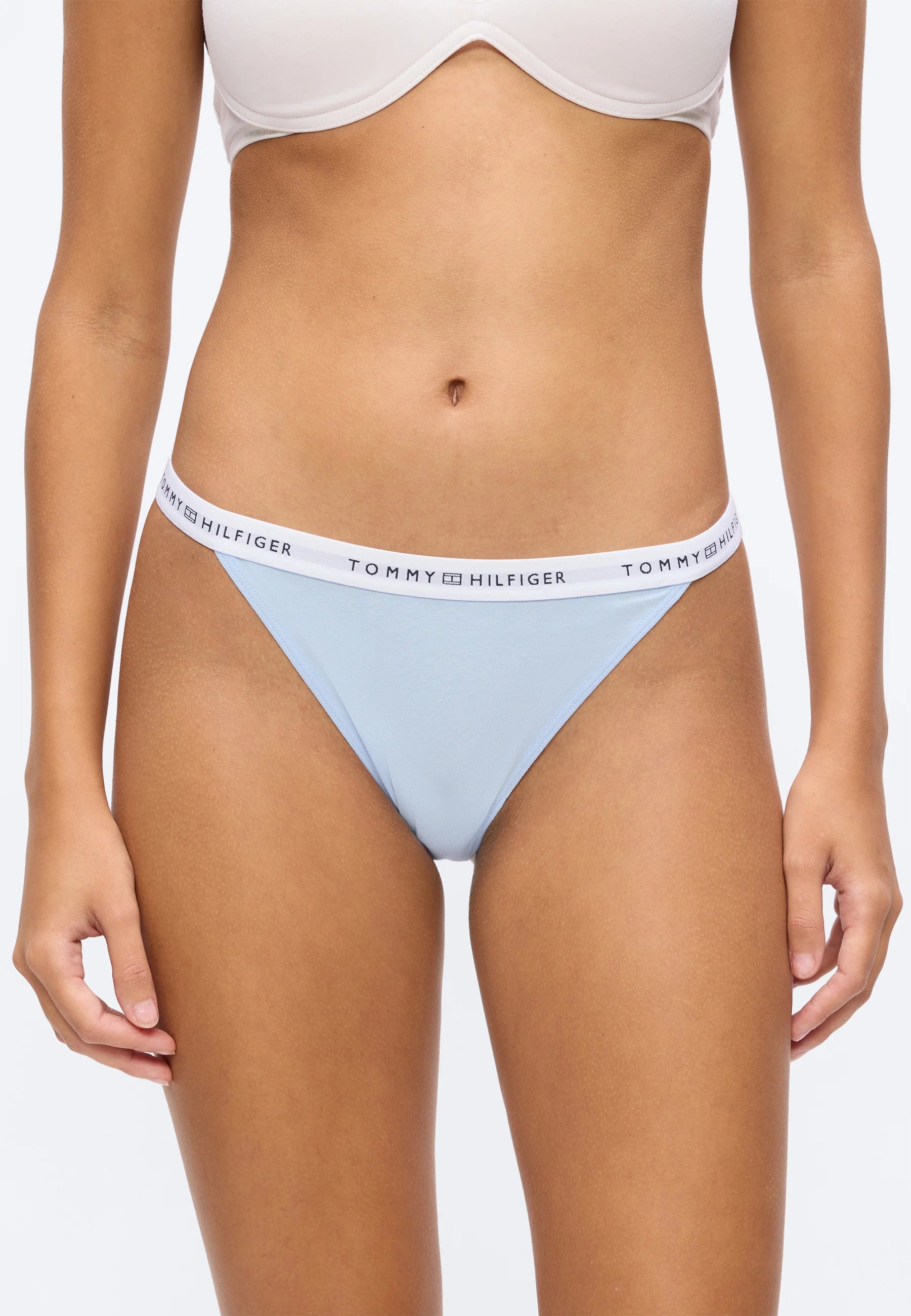 Tanga s logem Tommy Hilfiger do pasu – sladká modrá