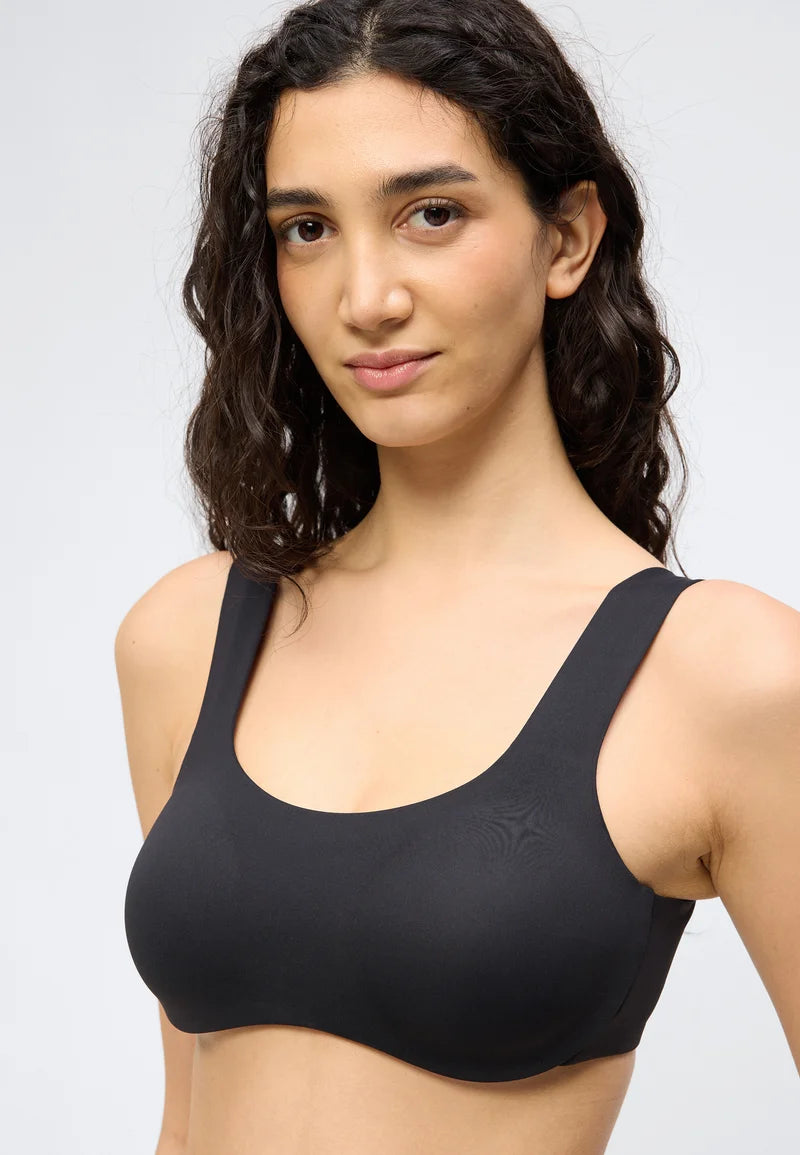 Calvin Klein Icon Sport Underwired Bra – Black