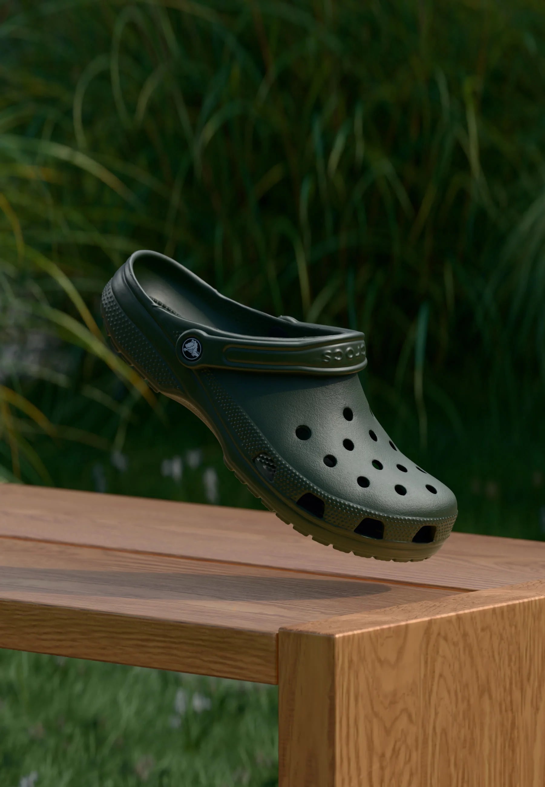 Crocs Classic Pool Slides – Field Green