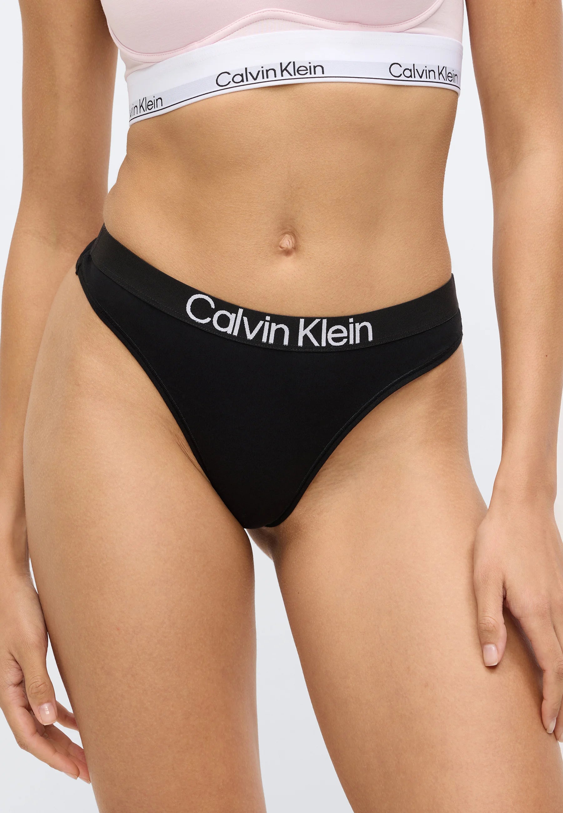 Calvin Klein Extra Soft tanga po 5 kusech – černá, růžová kolébka, sněhová vřes, bobule