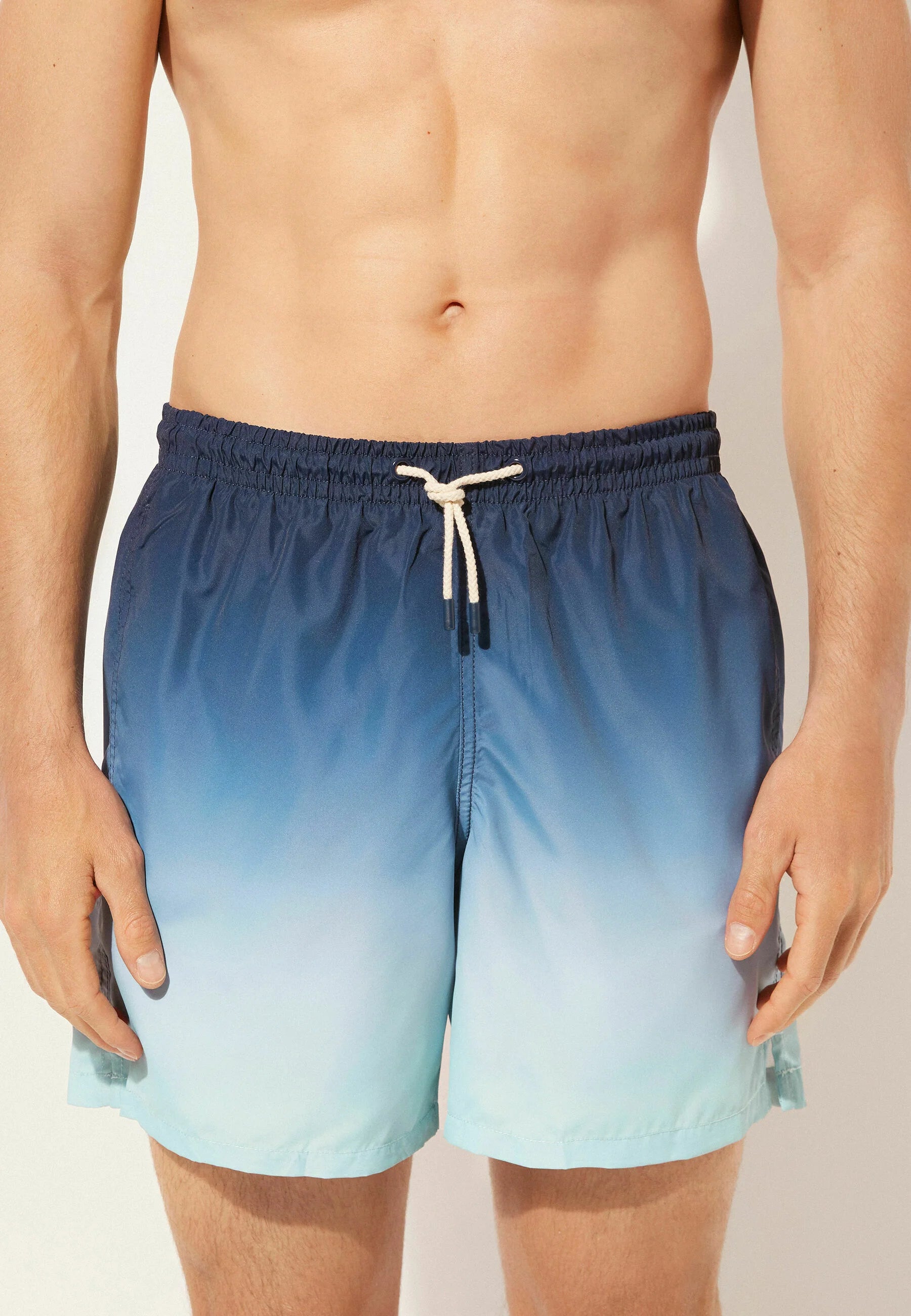 Calzedonia Formentera gemusterte Badeshorts mit Farbverlauf – Blau