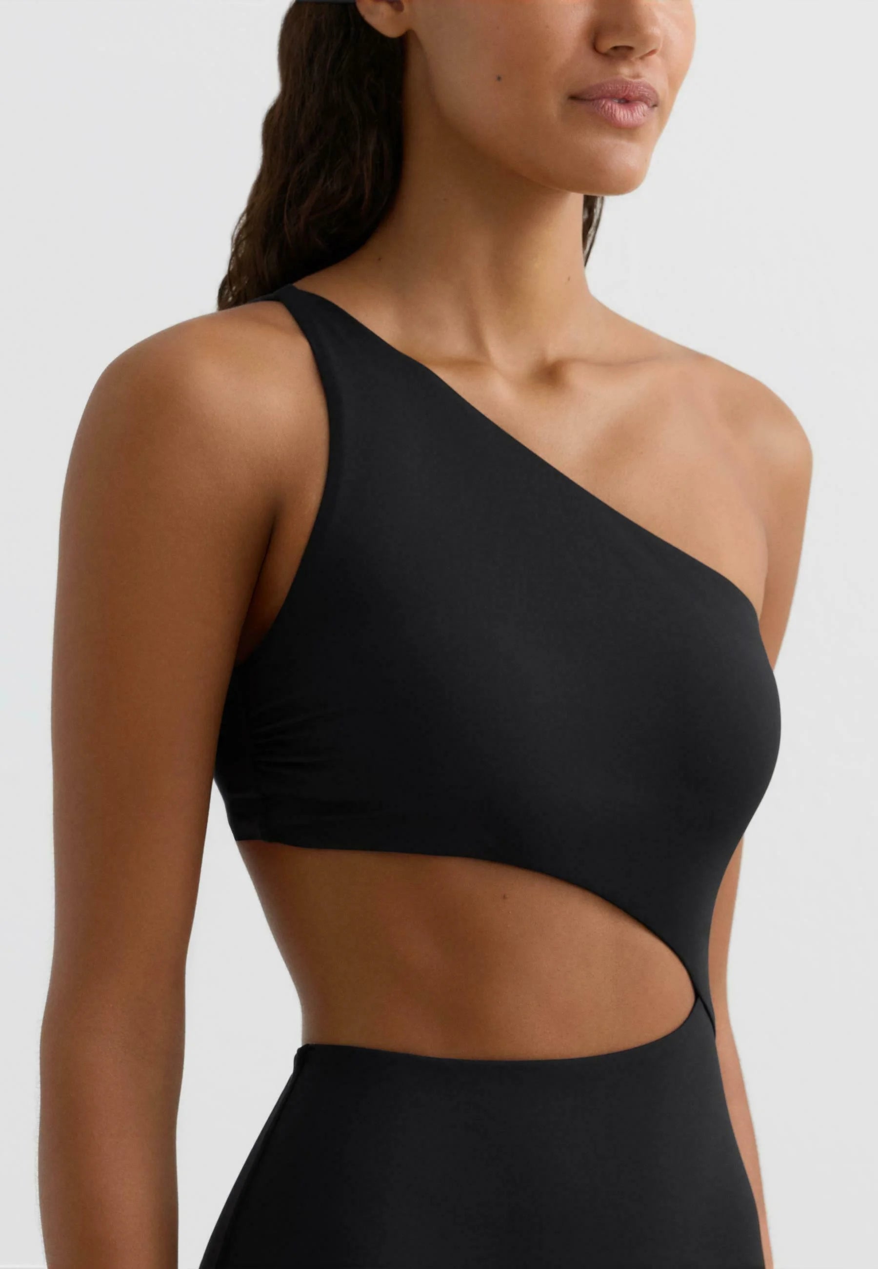 Jednodílné plavky OYSHO Asymetric Tie-Detail – černé