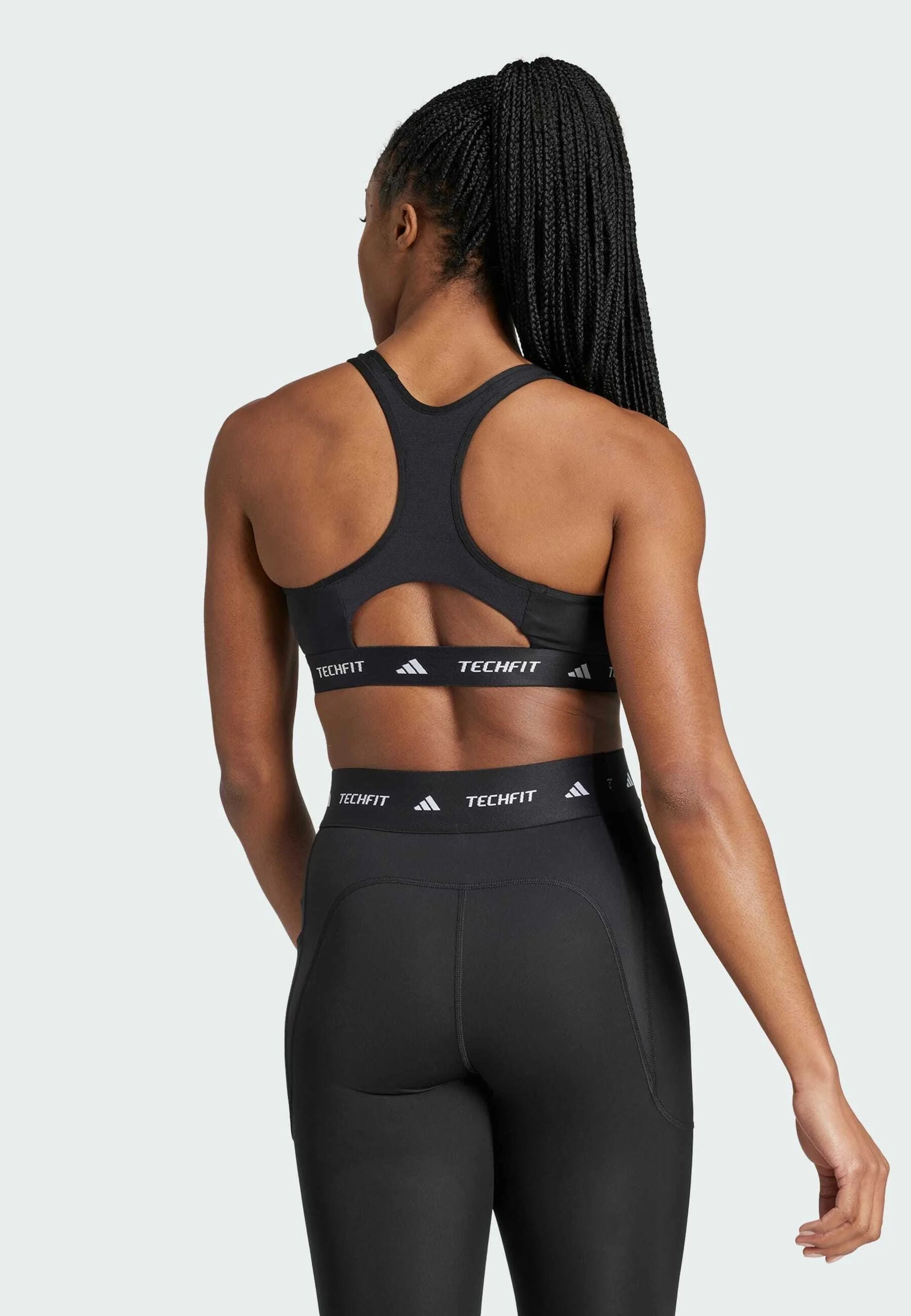 Podprsenka Adidas Performance Techfit Medium Support – černá