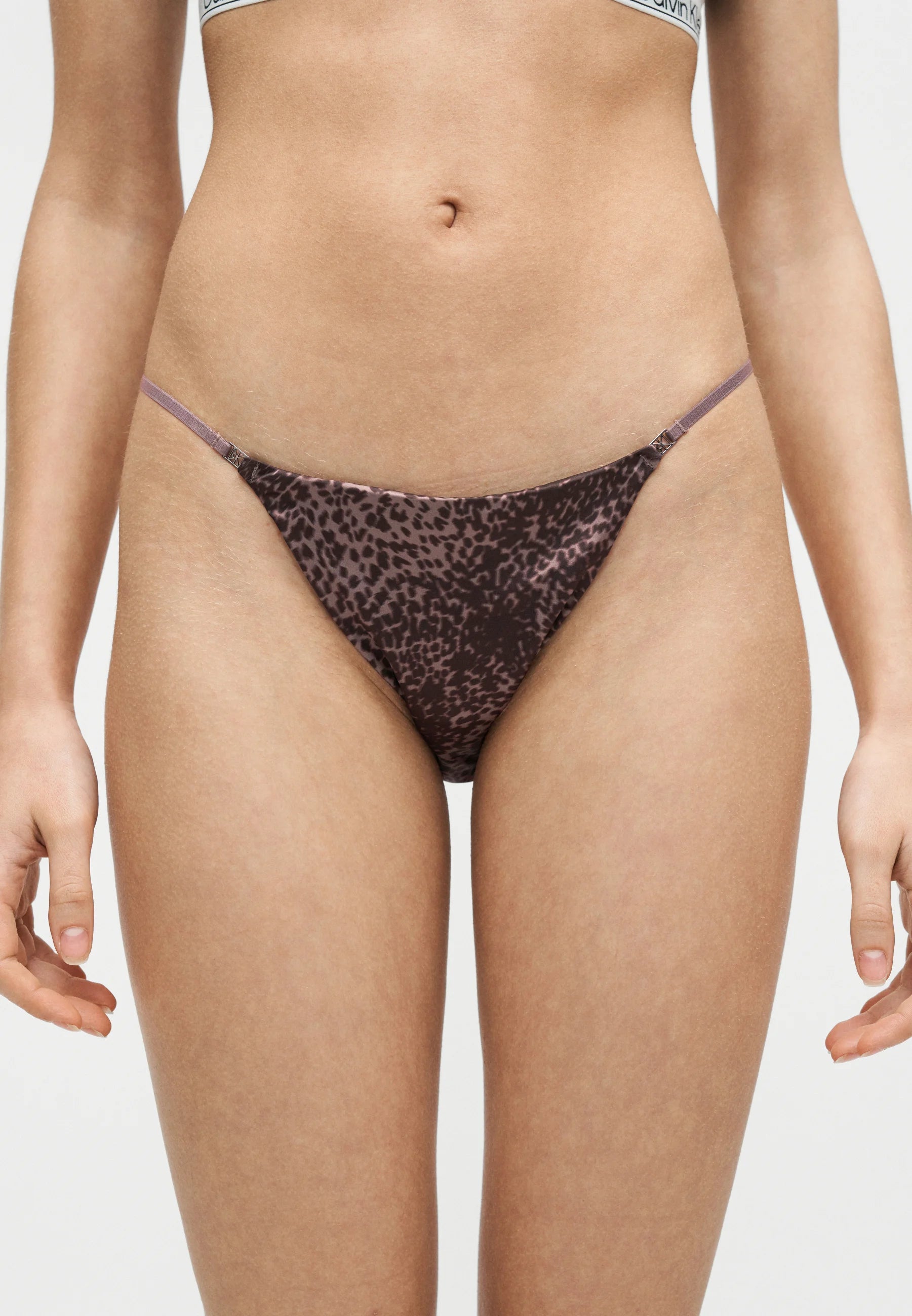 Calvin Klein Signature Tanga Thong – Multi-Coloured