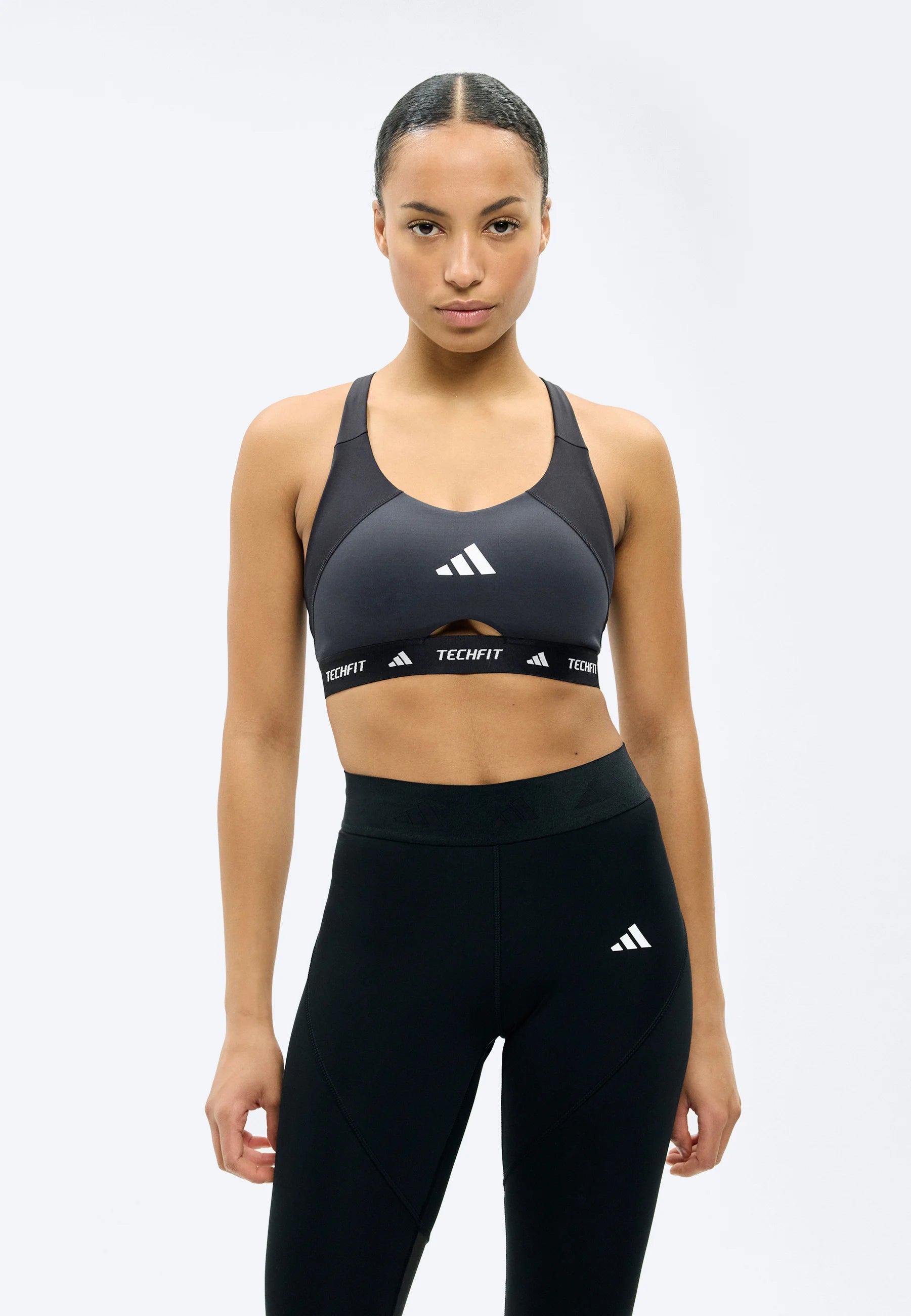 Biustonosz Adidas Performance Techfit Color Block Medium Support – czarny, karbonowy