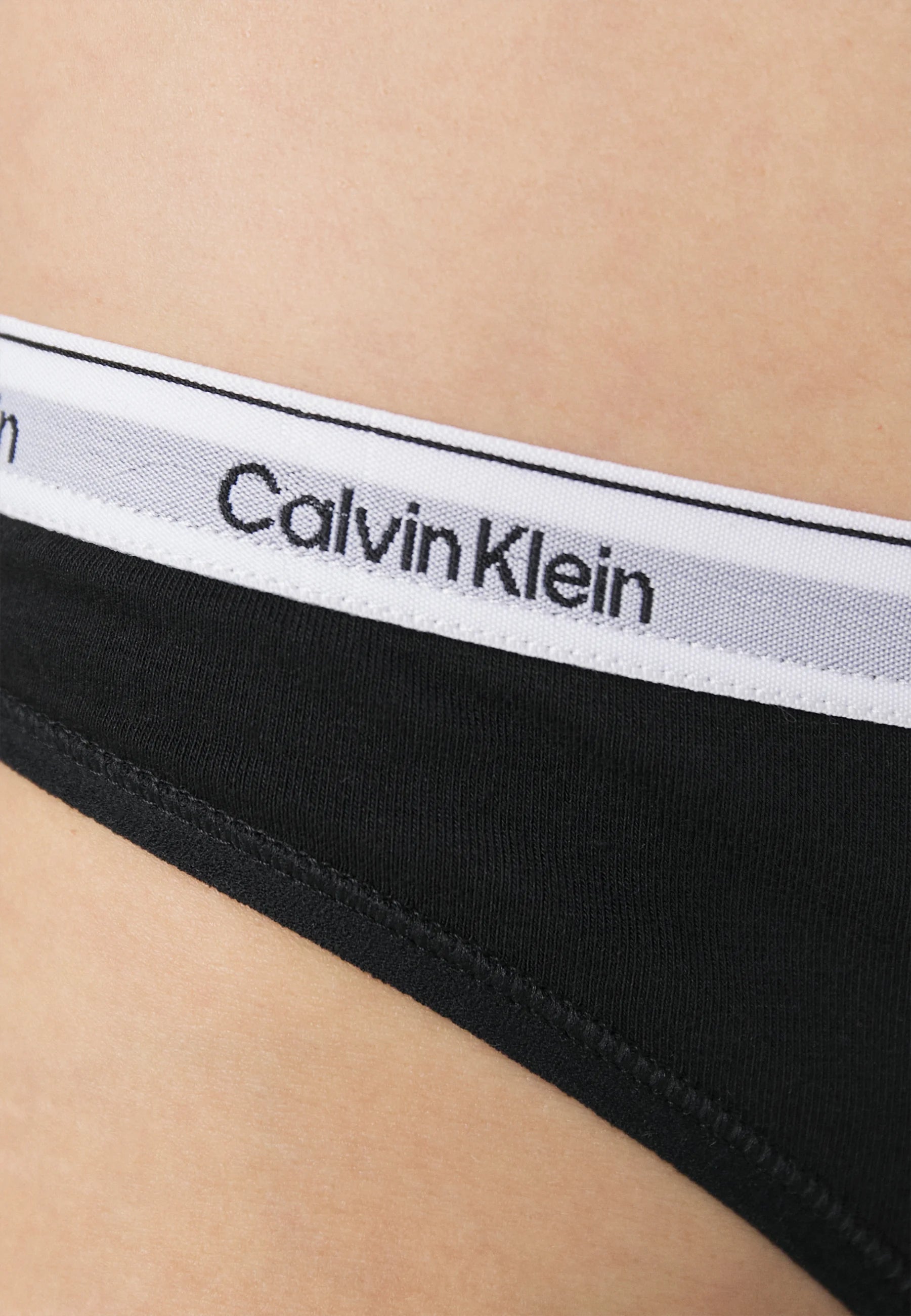 Calvin Klein Icon Logo Briefs – 5 Pack, Black