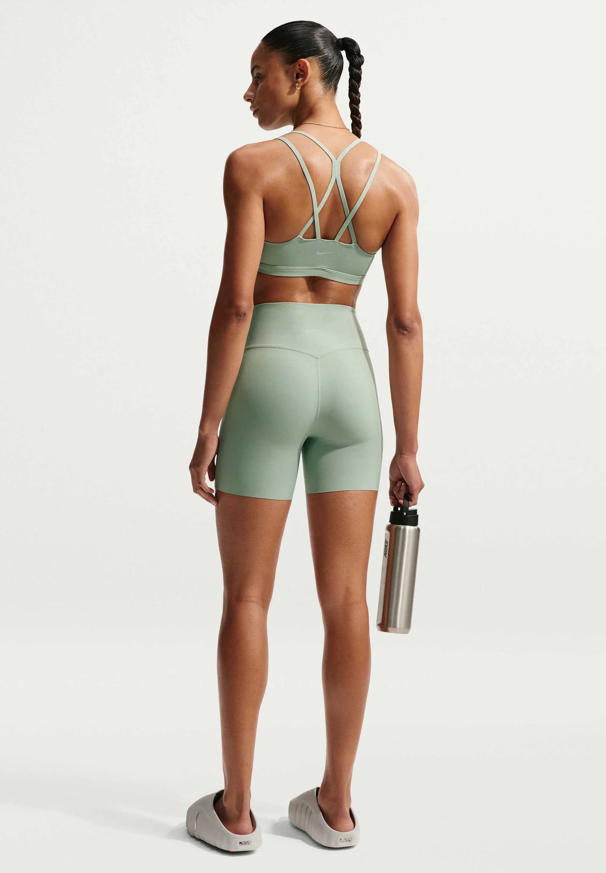 Podprsenka Nike Performance Zenvy Strappy Light Support – pára, bílá