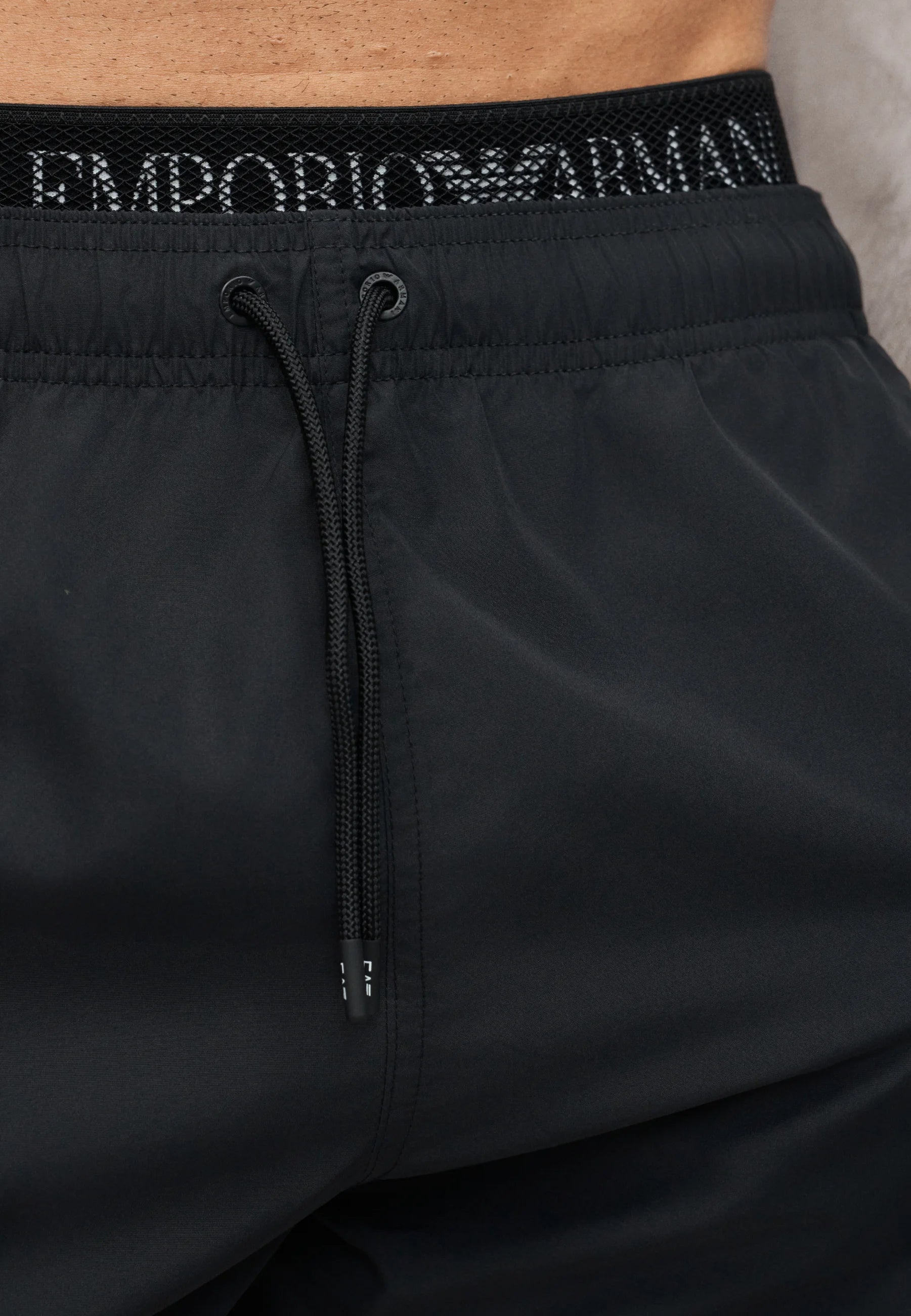 Plavecké šortky Emporio Armani EA7 Vodní sporty s elastickou páskou – černé