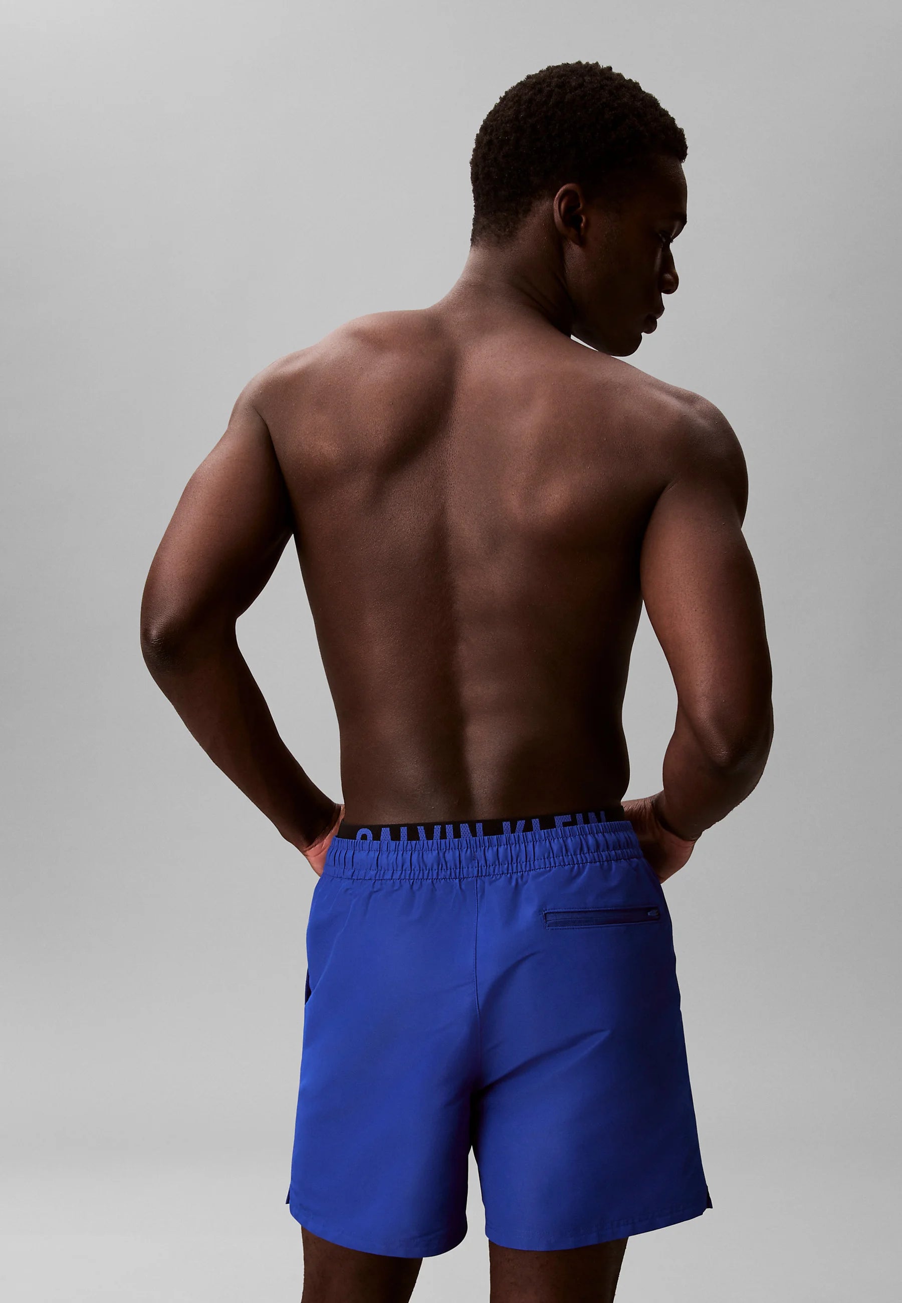 Spodenki kąpielowe Calvin Klein Swimwear Boxer Intense Power – royalty