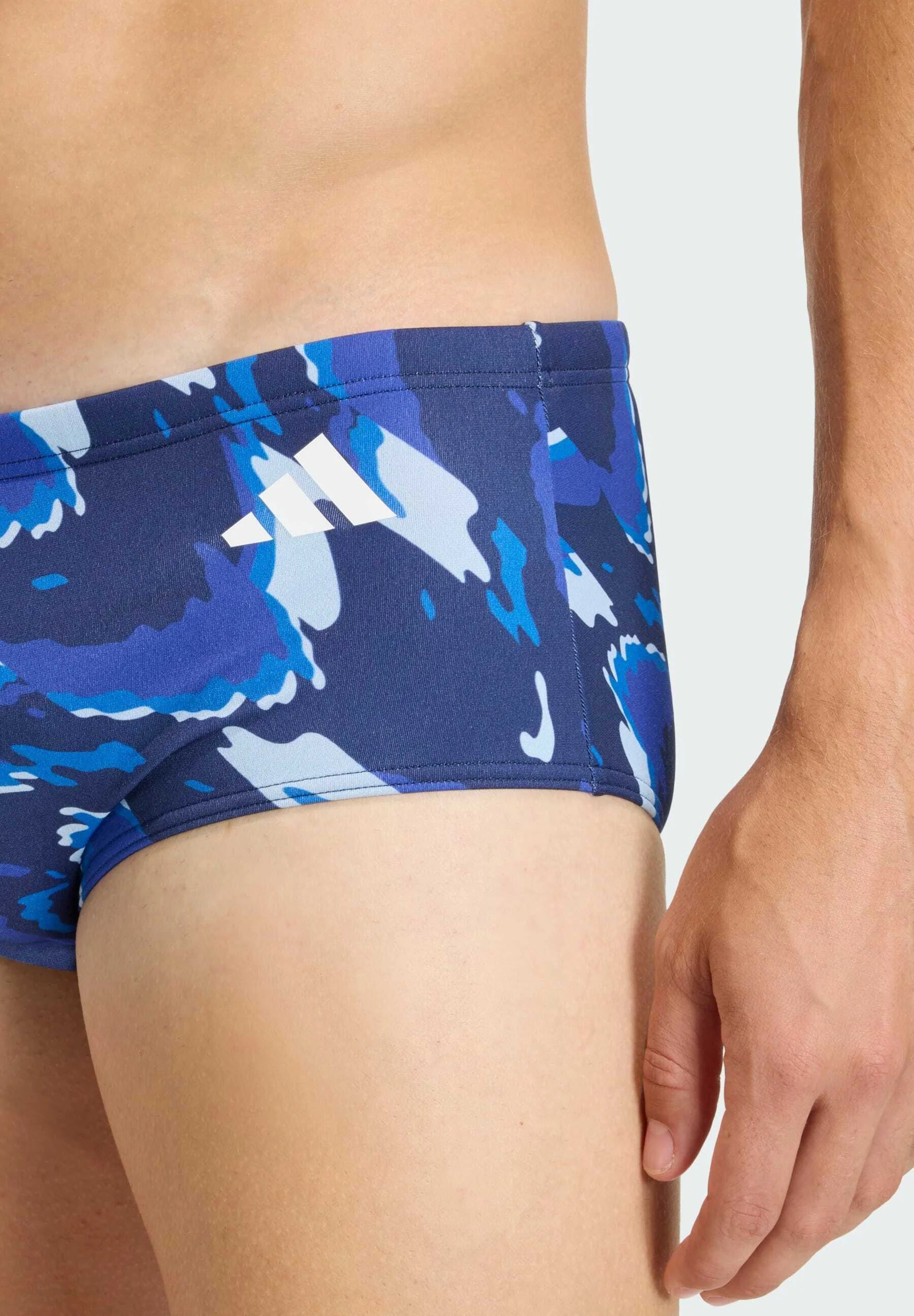 Adidas Performance Ripstream Team Graphic Wide Badehose – Dunkelblau, Halbklares Blau