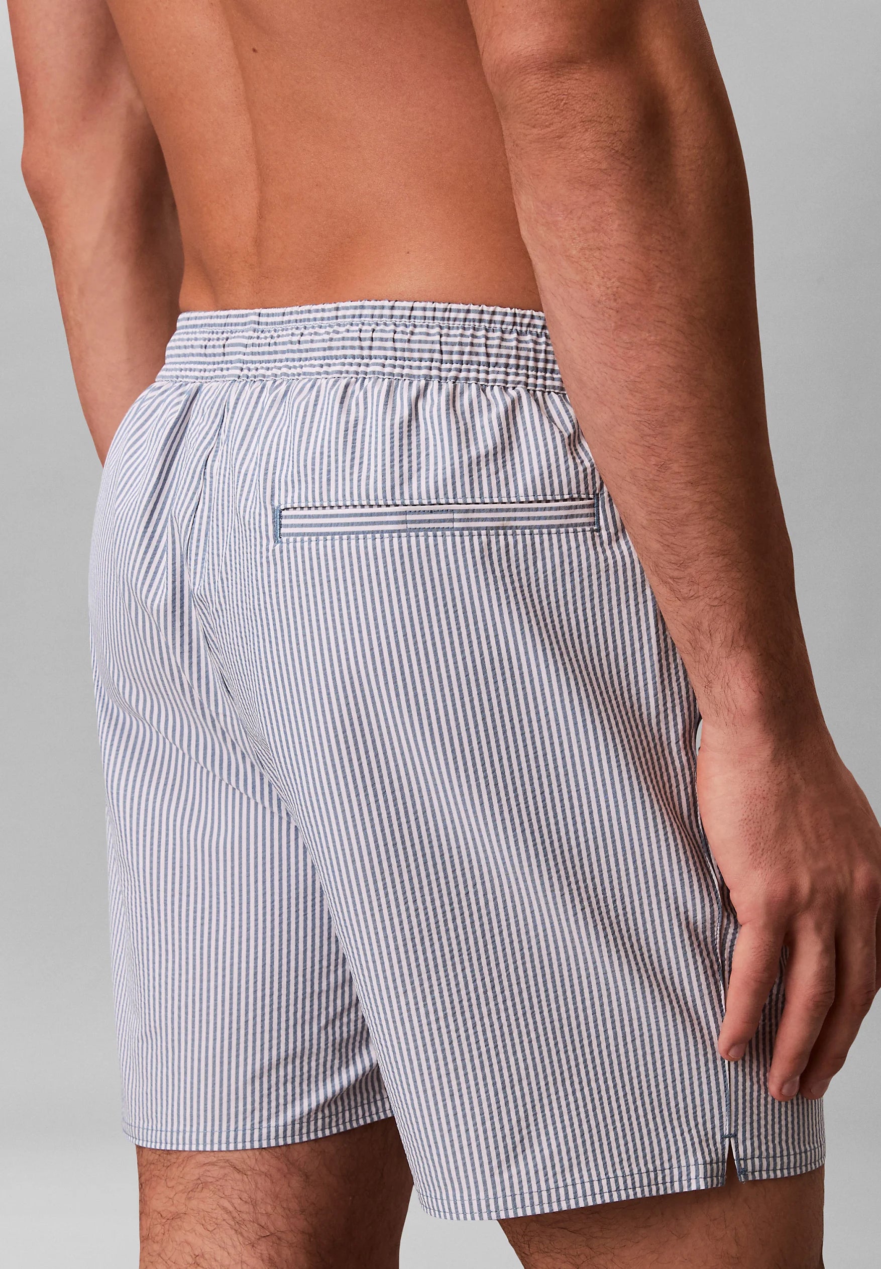 Short de bain Calvin Klein Medium à cordon de serrage – Bleu Liberty, Blanc