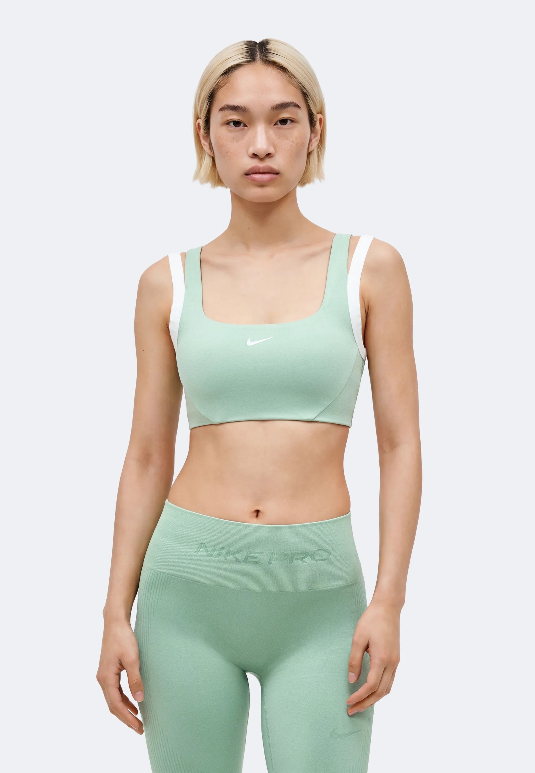 Nike Performance Light Support Bra – Steam, White